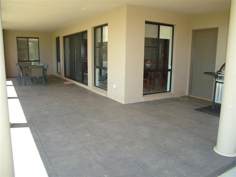 76 Hennessy Drive, DUBBO NSW 2830, Dubbo - Thumbnail 8