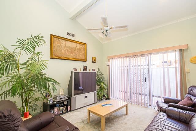 13 Kirkton Place, EDENSOR PARK NSW 2176, Edensor Park - Thumbnail 2