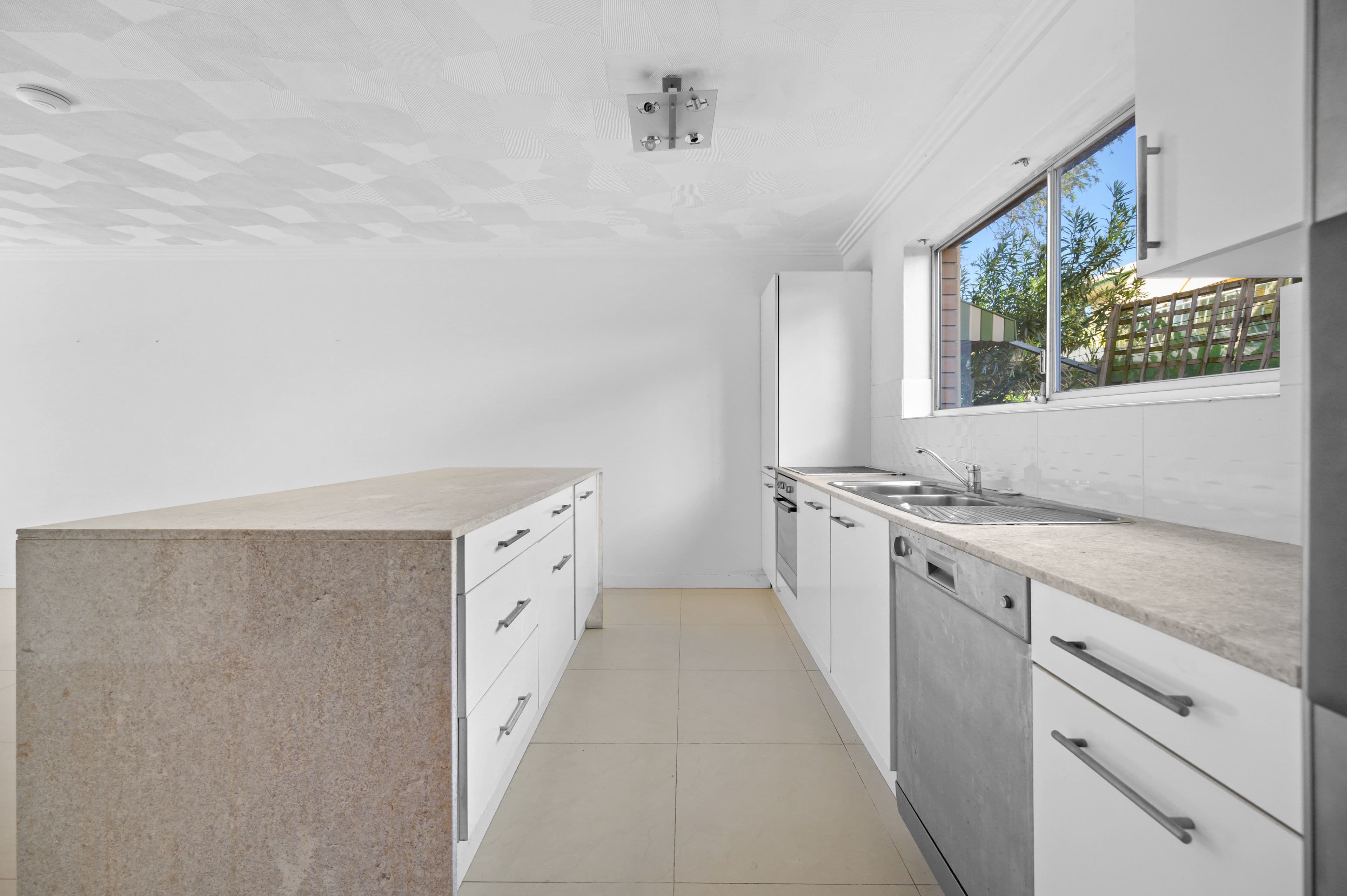 83 Bayview Street, Runaway Bay QLD 4216, Runaway Bay - Thumbnail 5