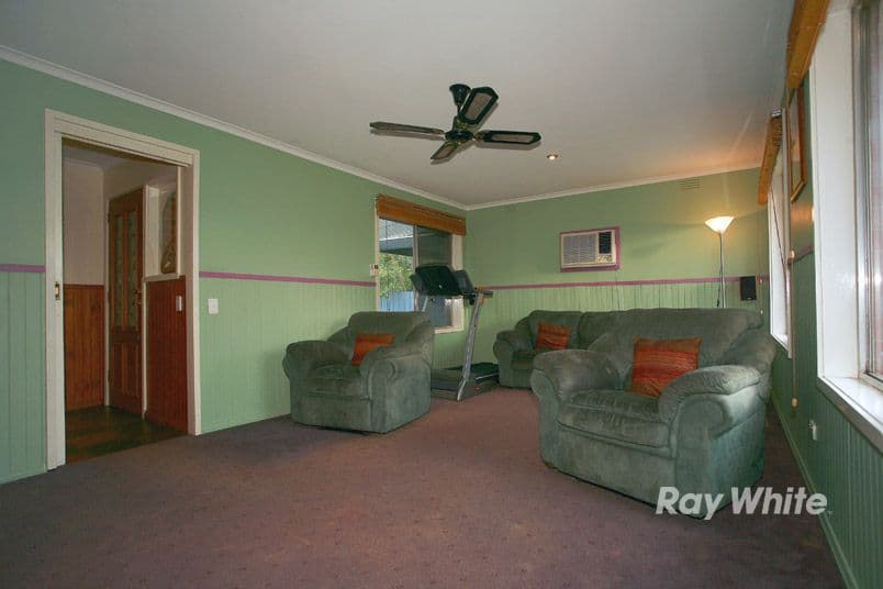 30 Hanley Street, NARRE WARREN VIC 3805, Narre Warren - Thumbnail 2