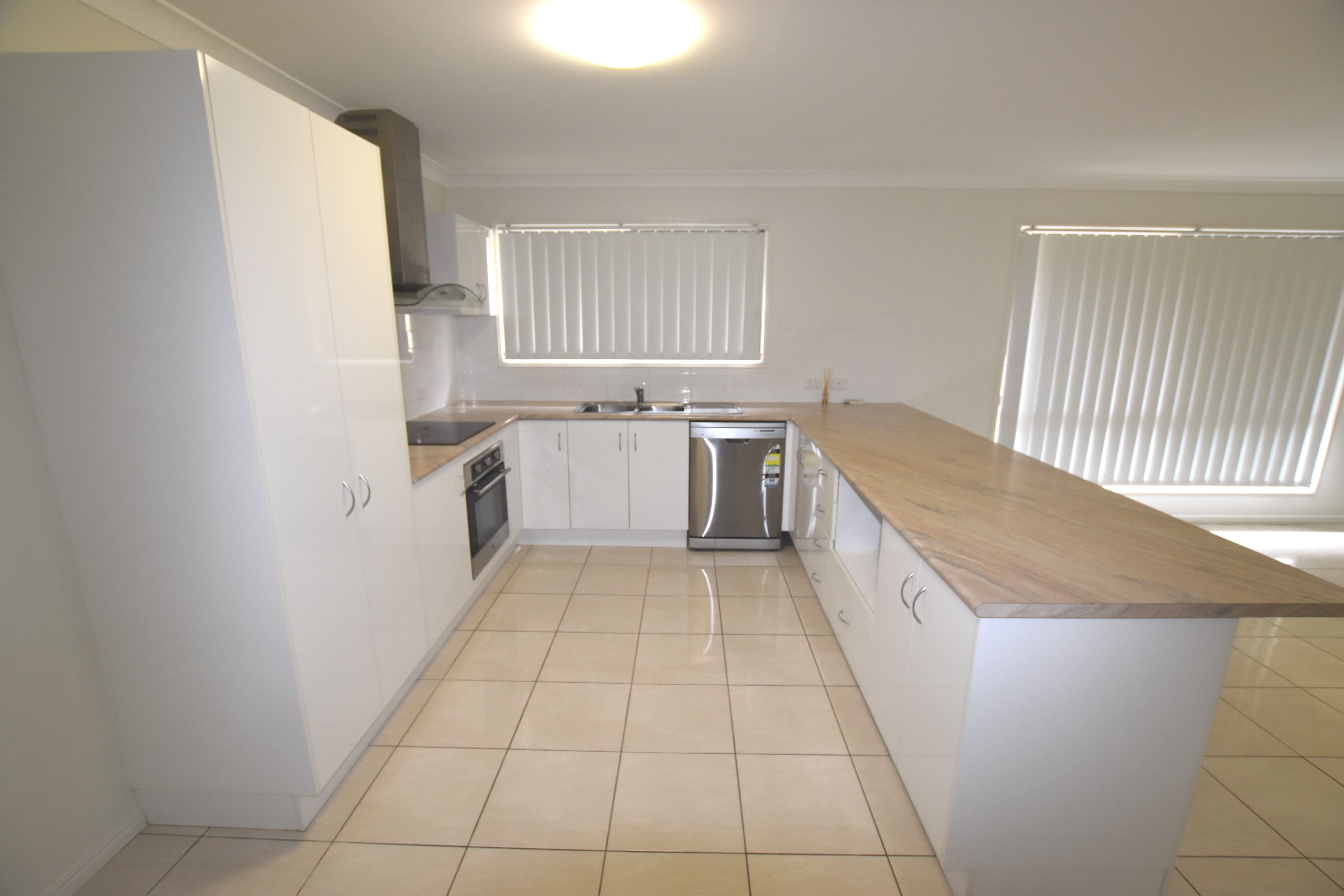 10 Cressbrook Street, Clinton QLD 4680, Clinton - Thumbnail 3
