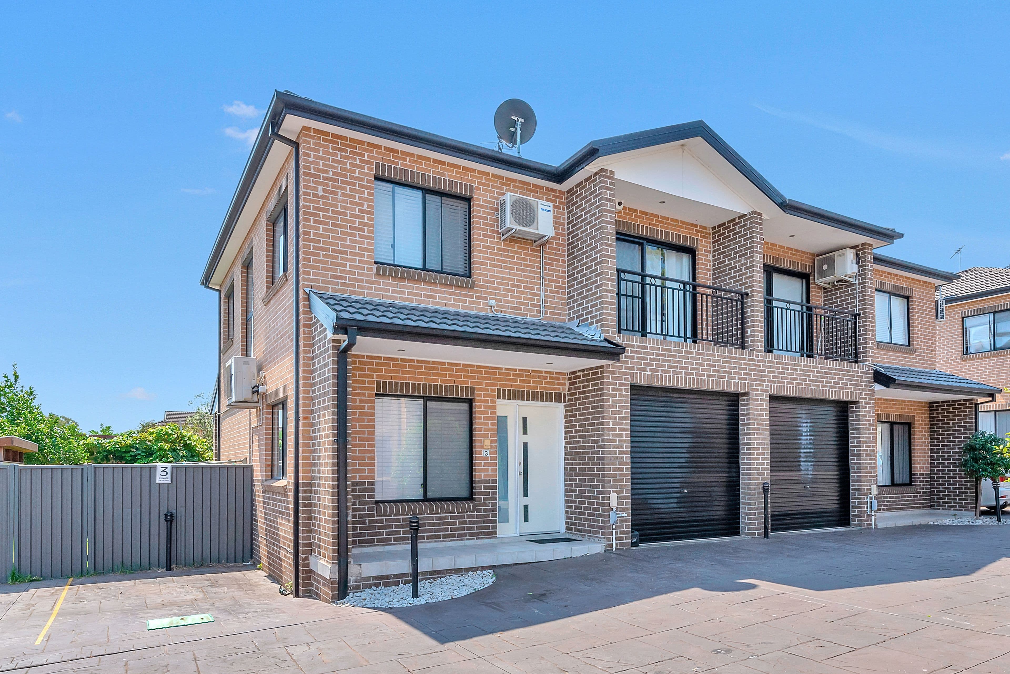 22 Chrysanthemum Avenue, Lurnea - Image 1