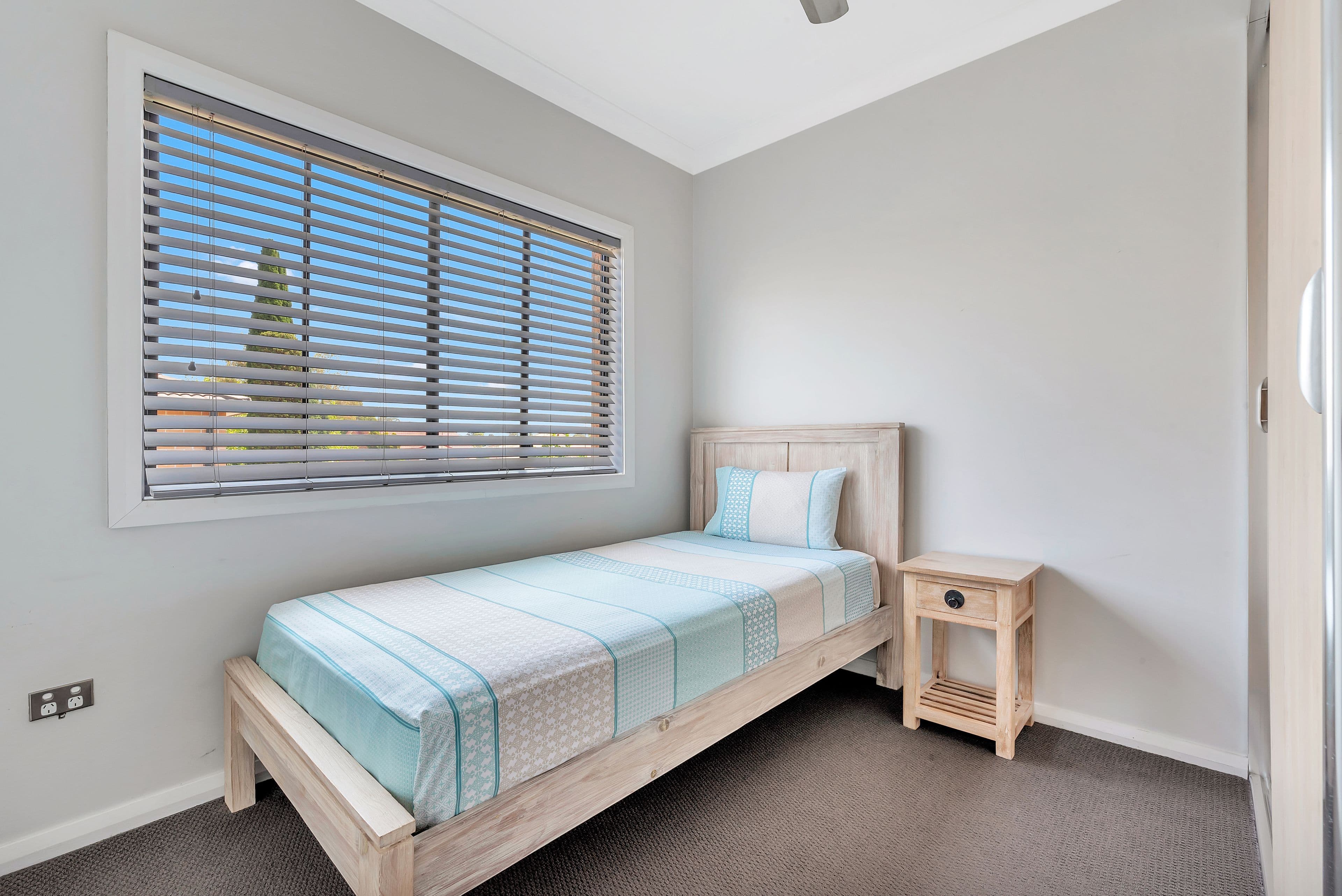 22 Chrysanthemum Avenue, Lurnea - Thumbnail 7