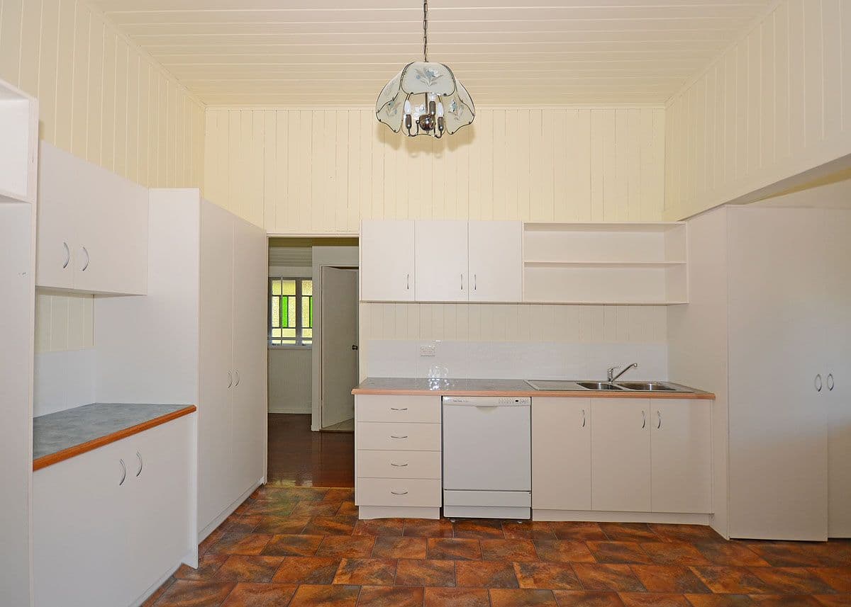 120 Cypress Street, TORQUAY QLD 4655, Torquay - Thumbnail 7