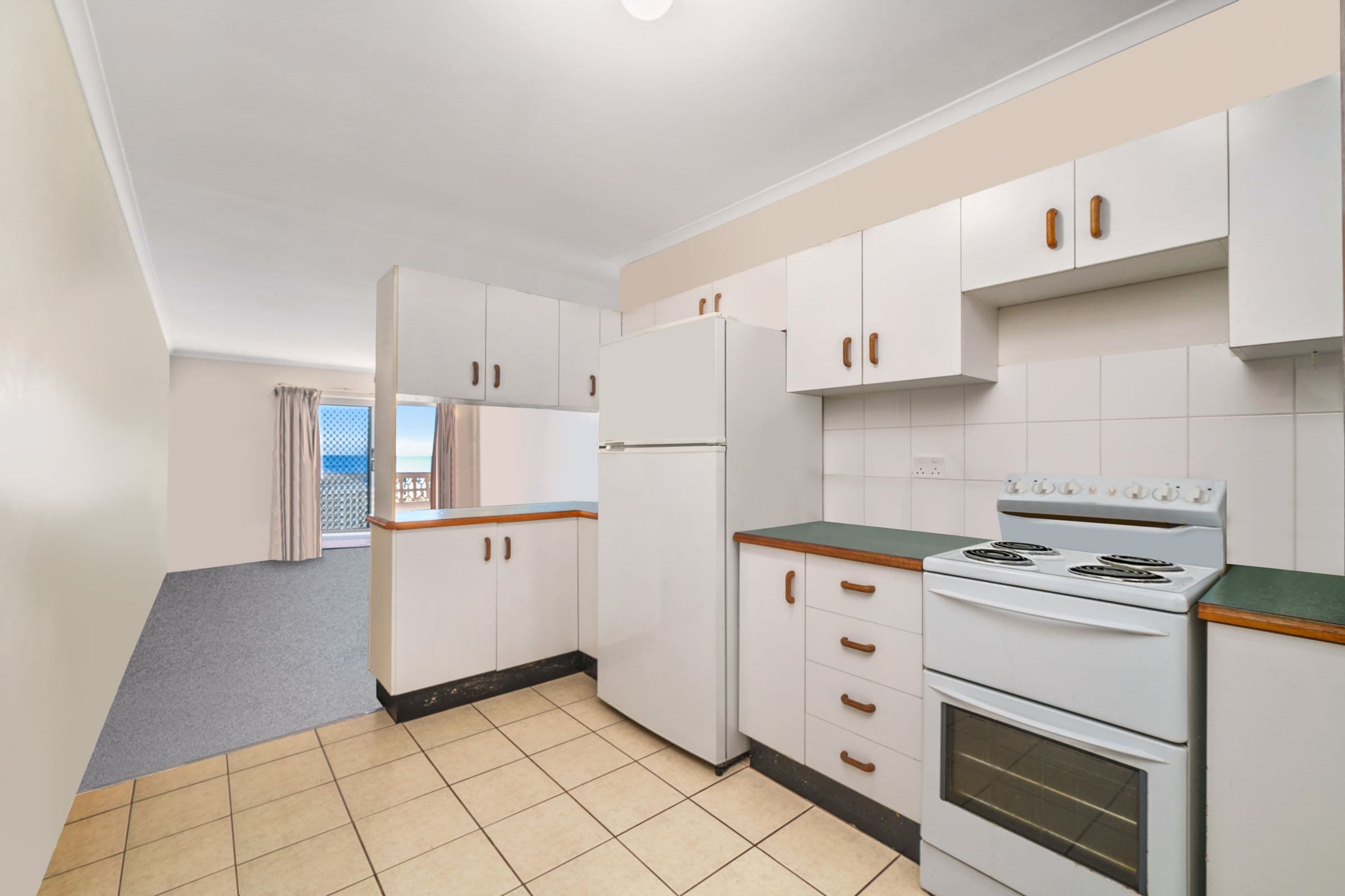 52 Prince Edward Parade, Redcliffe QLD 4020, Redcliffe - Thumbnail 2