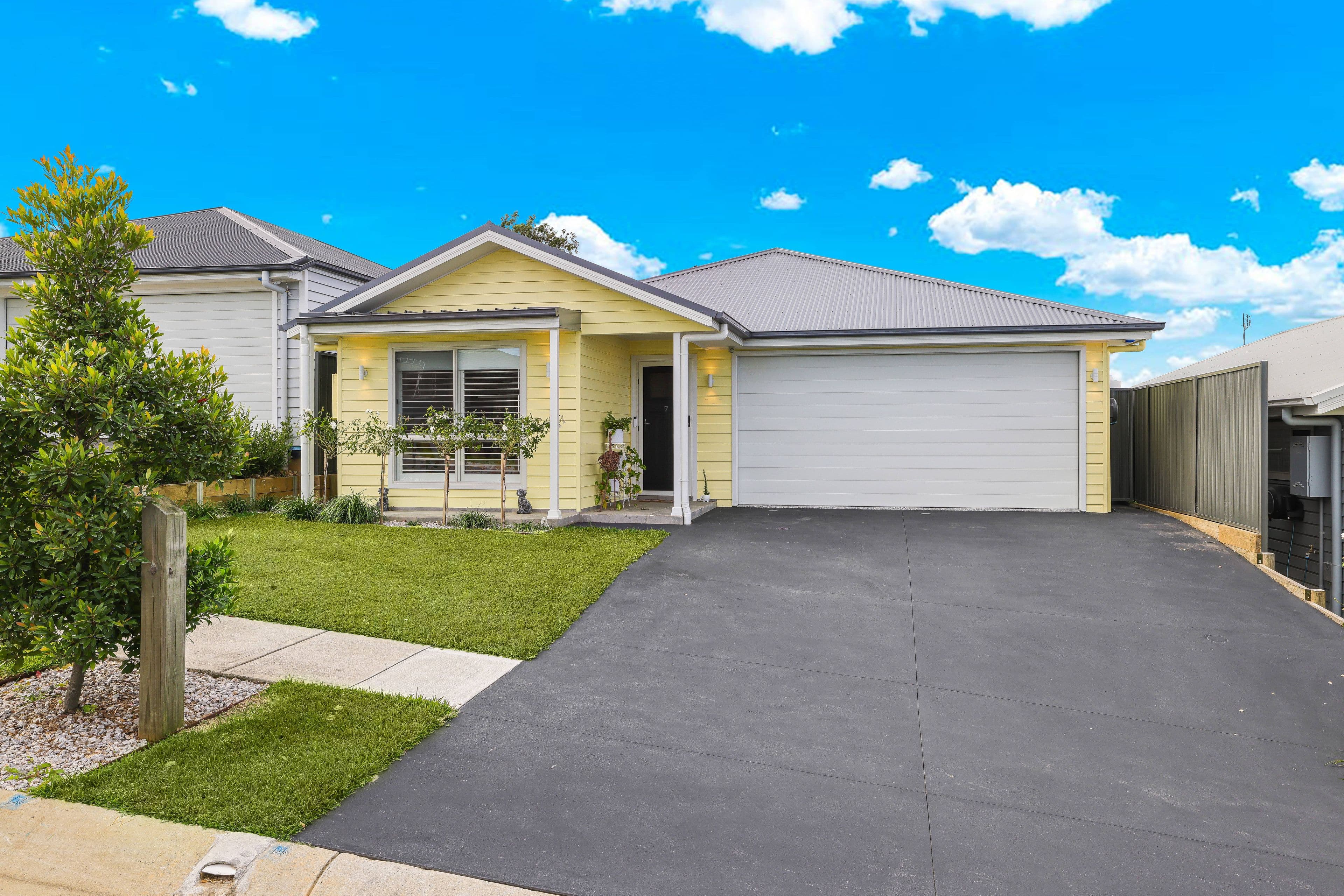 7 Walnut Way, Spring Farm NSW 2570, Spring Farm - Thumbnail 2