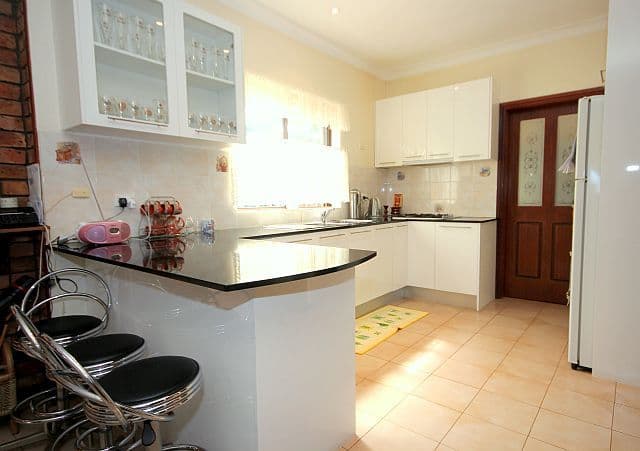1 Garry Court, GEORGES HALL NSW 2198, Georges Hall - Thumbnail 3