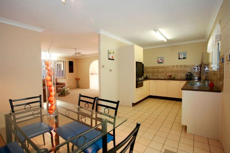 17 Miles Avenue, KELSO QLD 4815, Kelso - Thumbnail 5