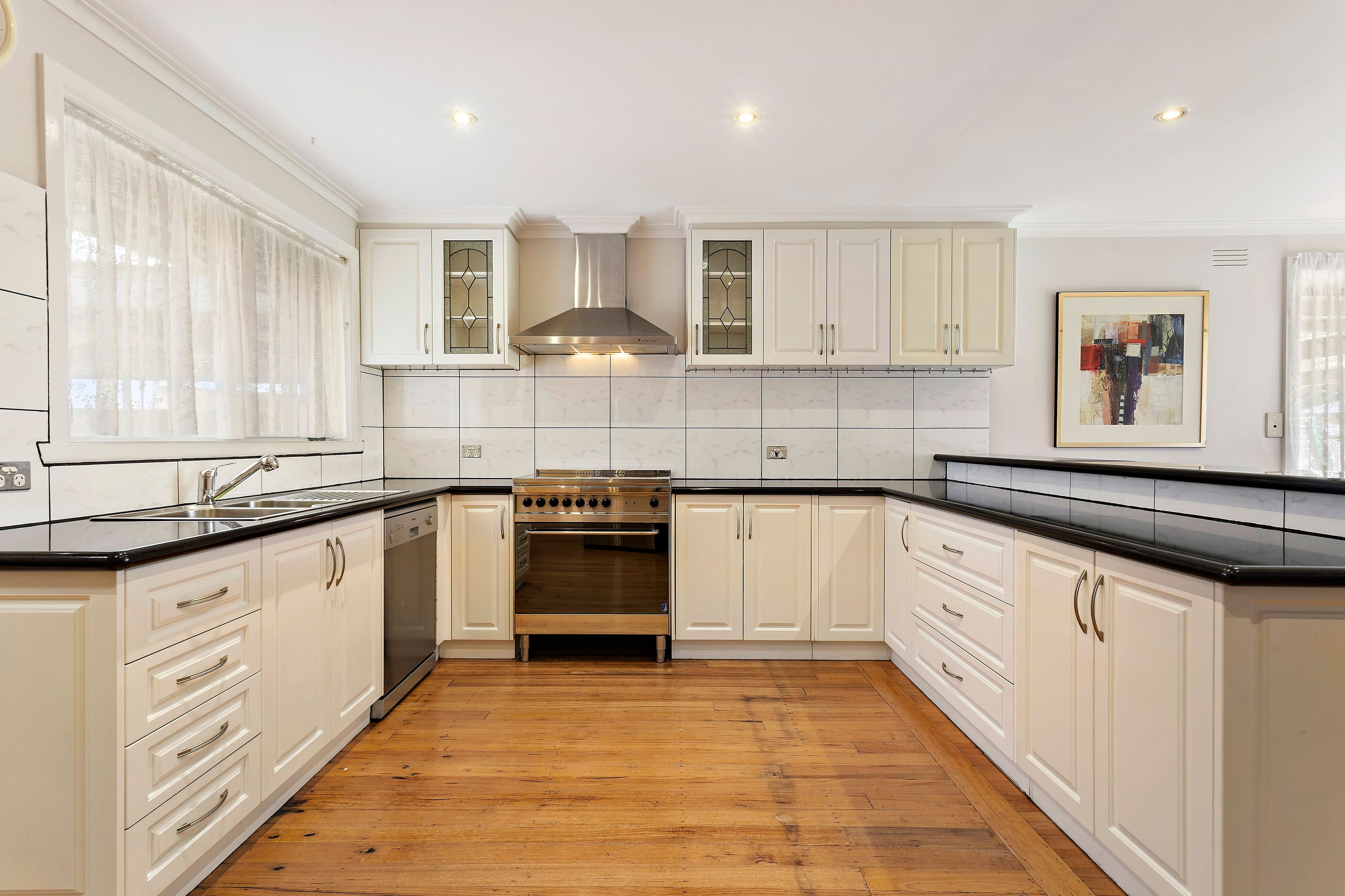 15 Ruthven Crescent, Lalor VIC 3075, Lalor - Thumbnail 2