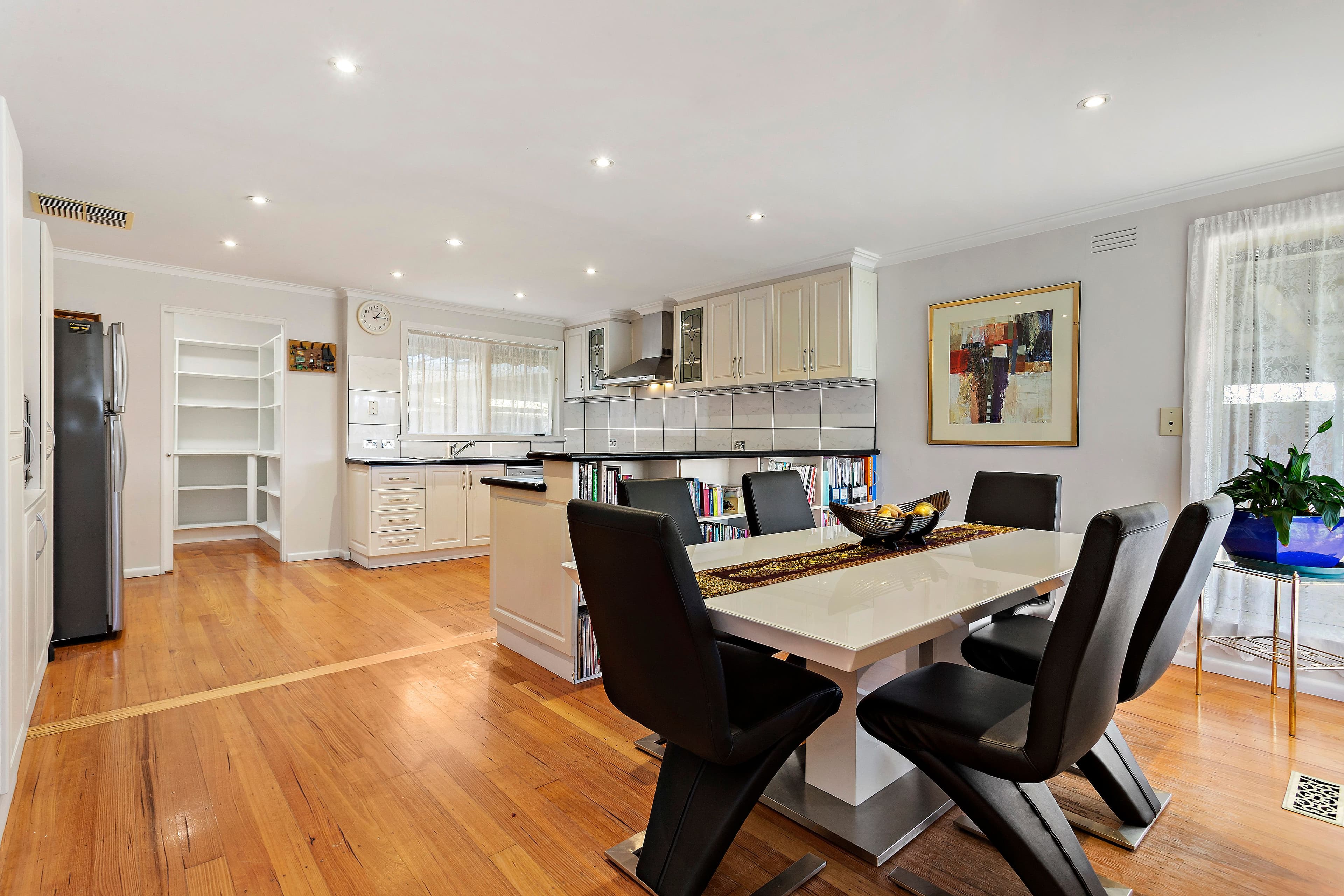 15 Ruthven Crescent, Lalor VIC 3075, Lalor - Thumbnail 3