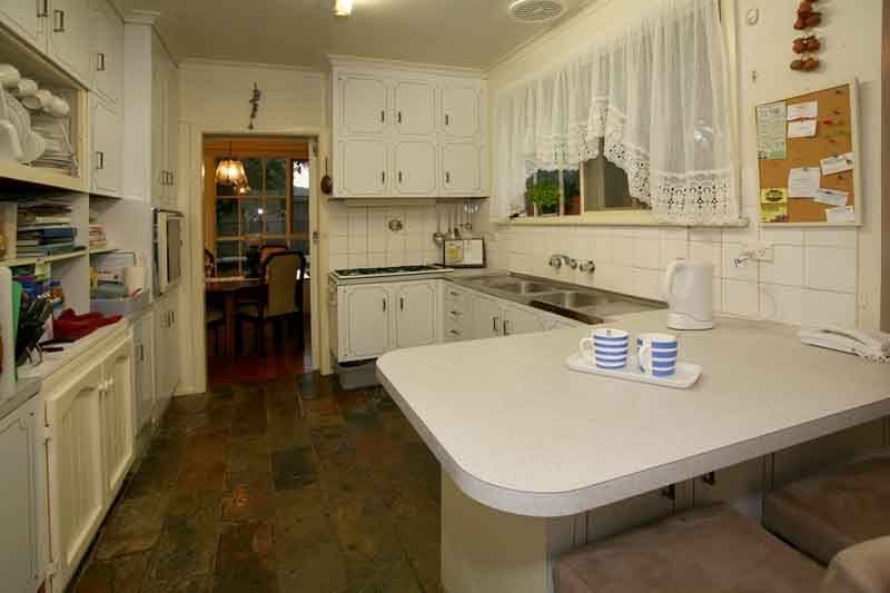2 Heath Street, GLEN WAVERLEY VIC 3150, Glen Waverley - Thumbnail 2