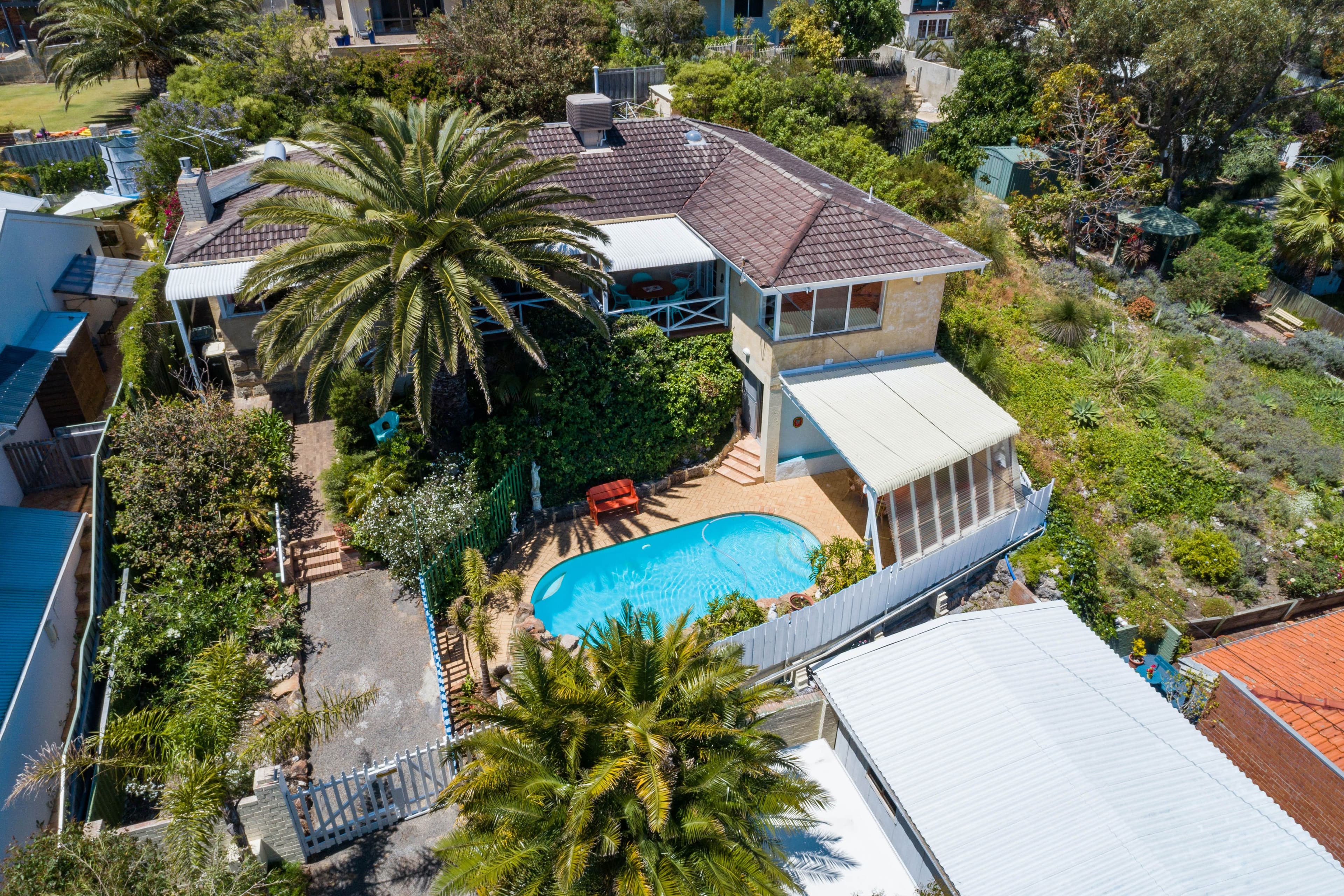 17 Frobisher Avenue, Sorrento WA 6020, Sorrento - Thumbnail 2
