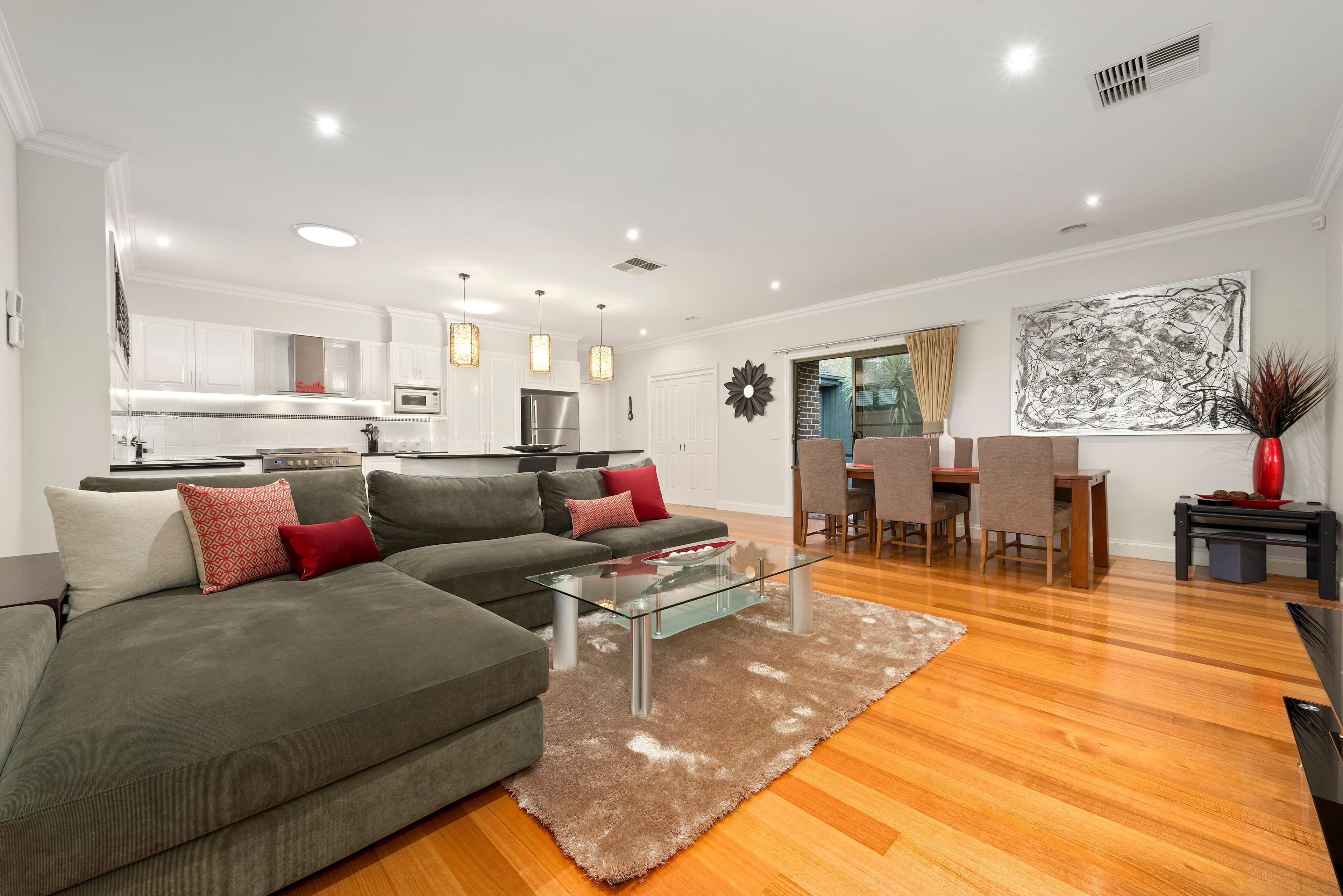 28 Greendale Road, Doncaster East VIC 3109, Doncaster East - Thumbnail 2