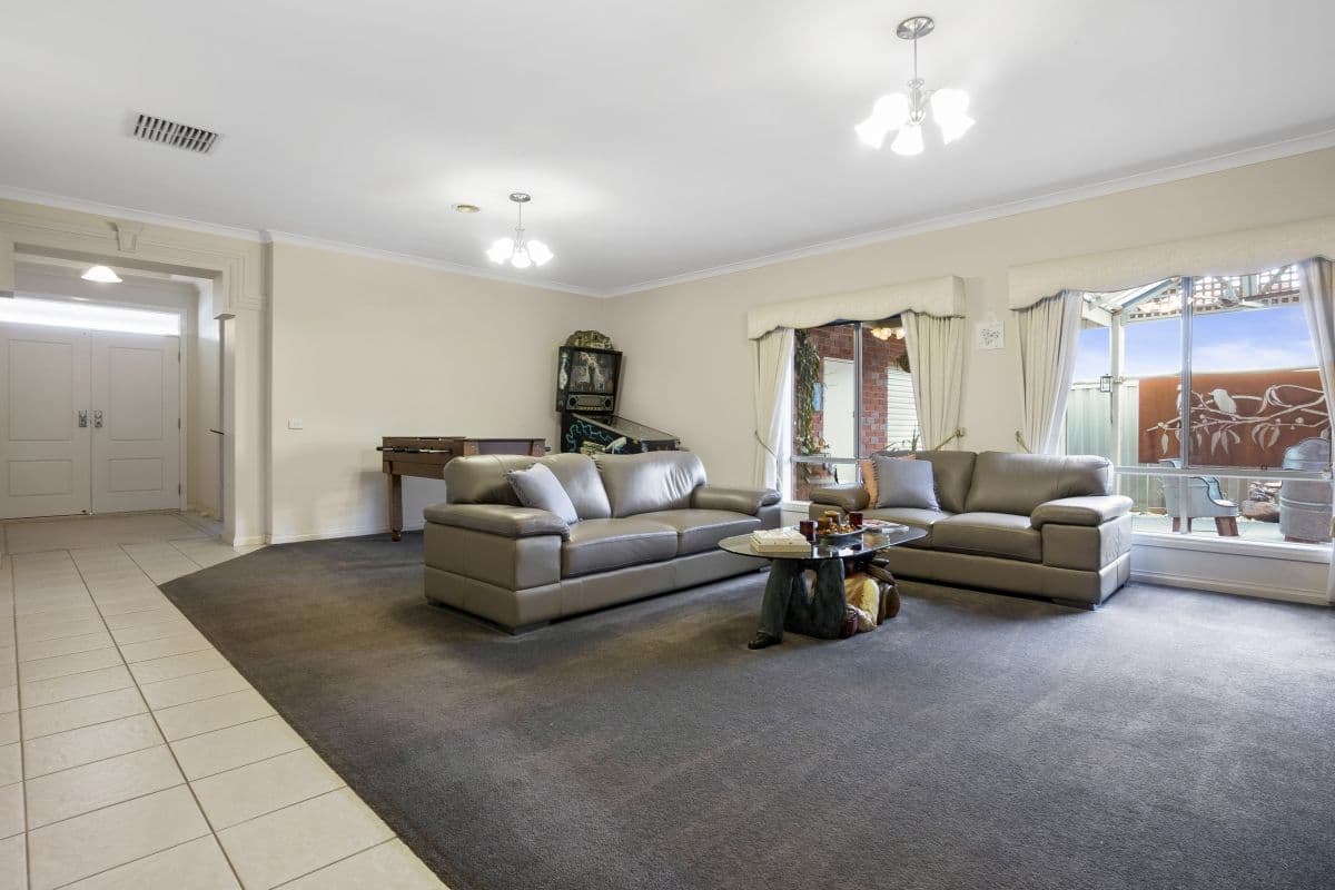 53 McMahon Crescent, Tarneit VIC 3029, Tarneit - Thumbnail 2