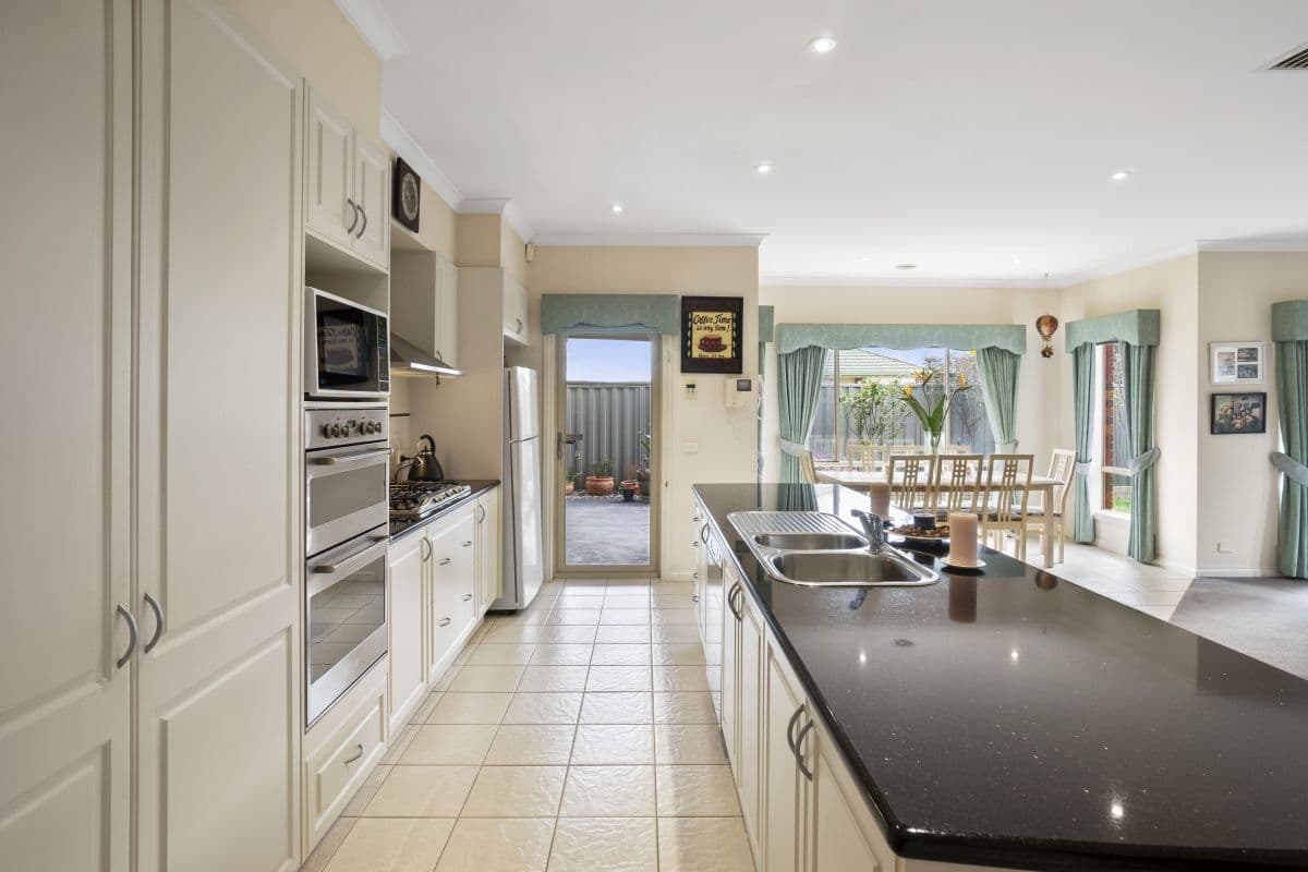 53 McMahon Crescent, Tarneit VIC 3029, Tarneit - Thumbnail 6