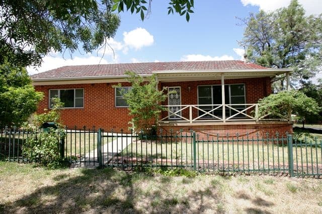 7 Waranga Avenue, MOUNT AUSTIN NSW 2650, Mount Austin - Thumbnail 2