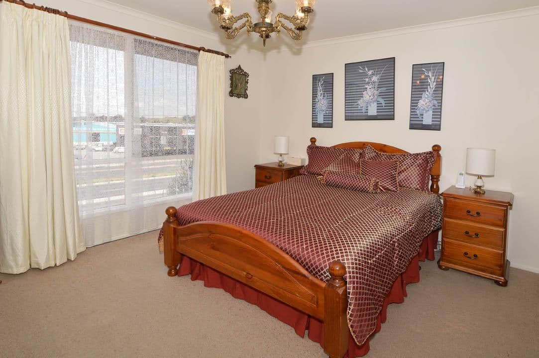30 Vineyard Road, SUNBURY VIC 3429, Sunbury - Thumbnail 5