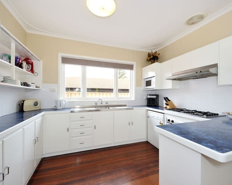 8 Catherine Street, Safety Bay WA 6169, Safety Bay - Thumbnail 3