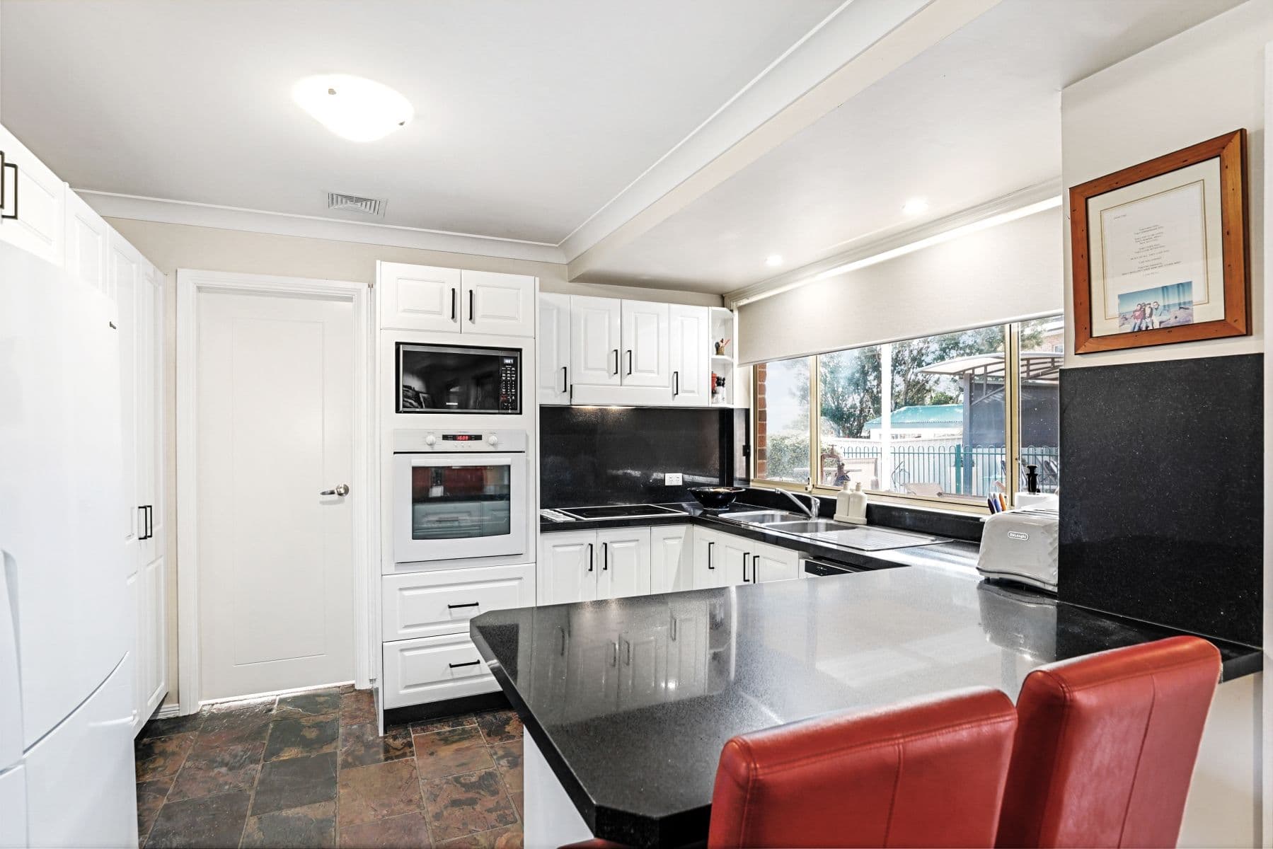 8 Richardson Place, Glenmore Park NSW 2745, Glenmore Park - Thumbnail 4