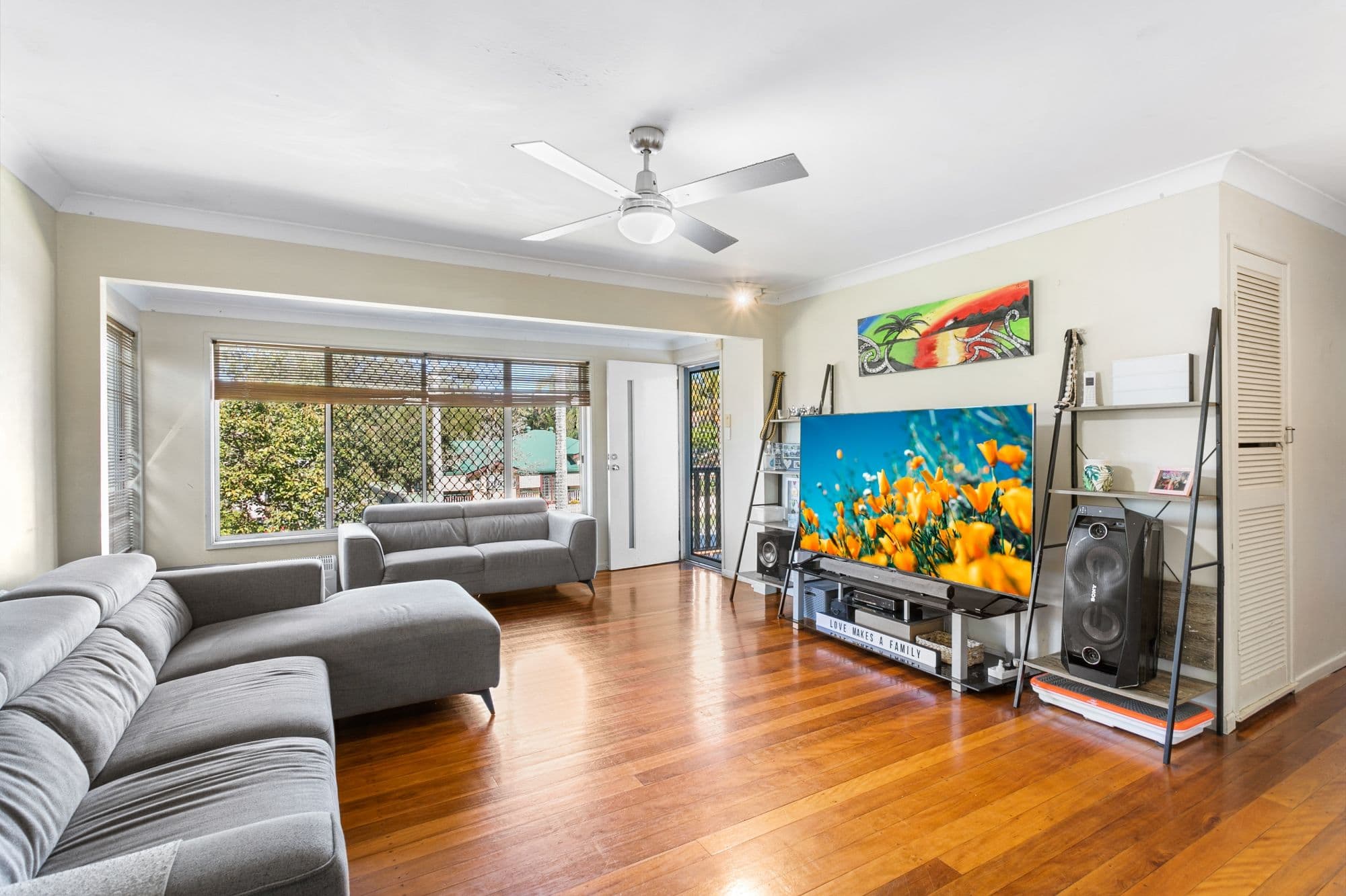 15 Lawnhill Avenue, Deception Bay QLD 4508, Deception Bay - Thumbnail 2