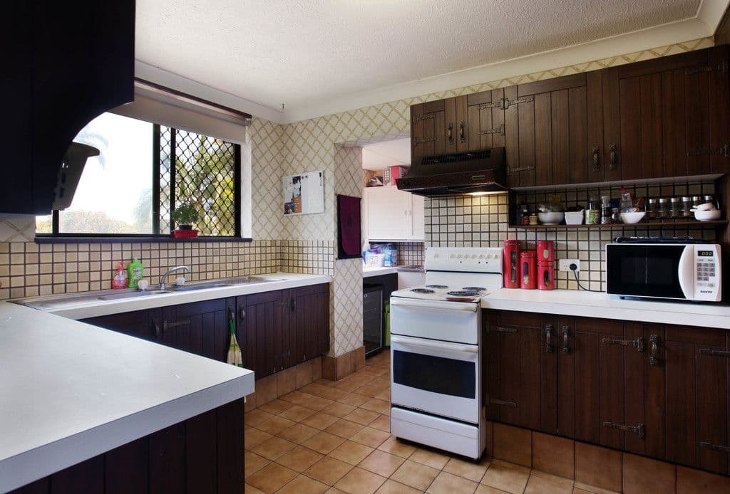 Unit 3 'Kings Row North' 22 Commodore Drive, SURFERS PARADISE QLD 4217, Surfers Paradise - Thumbnail 4