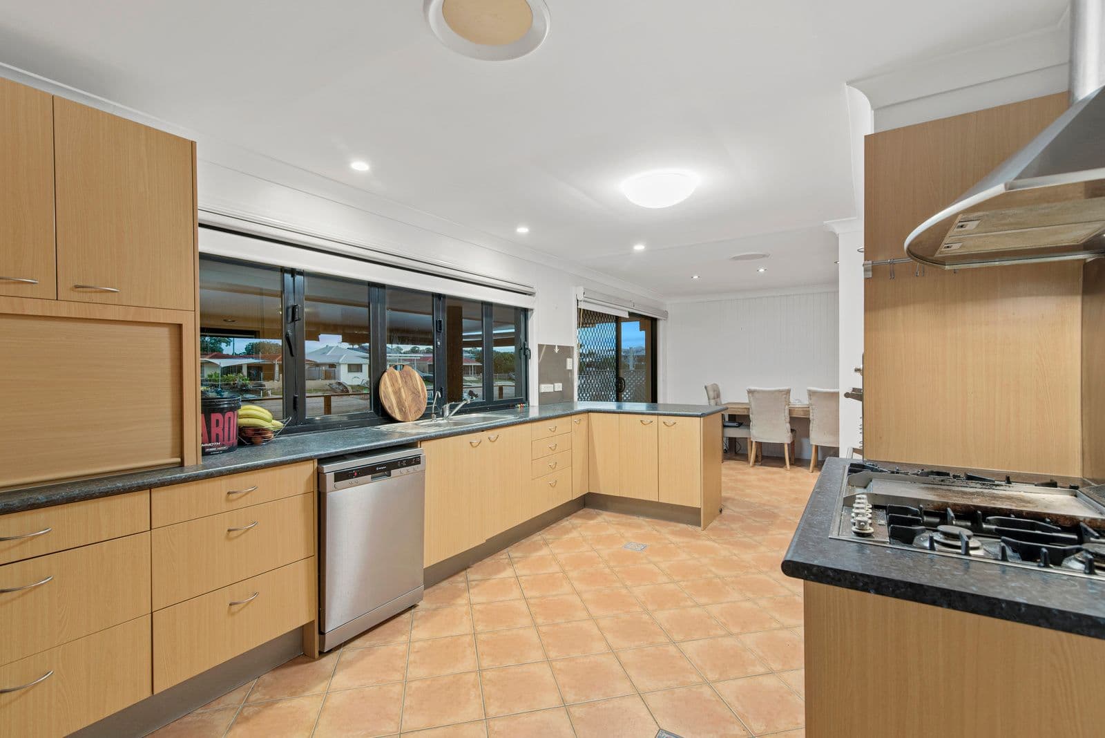 8 Dolphin Court, Palm Beach QLD 4221, Palm Beach - Thumbnail 3