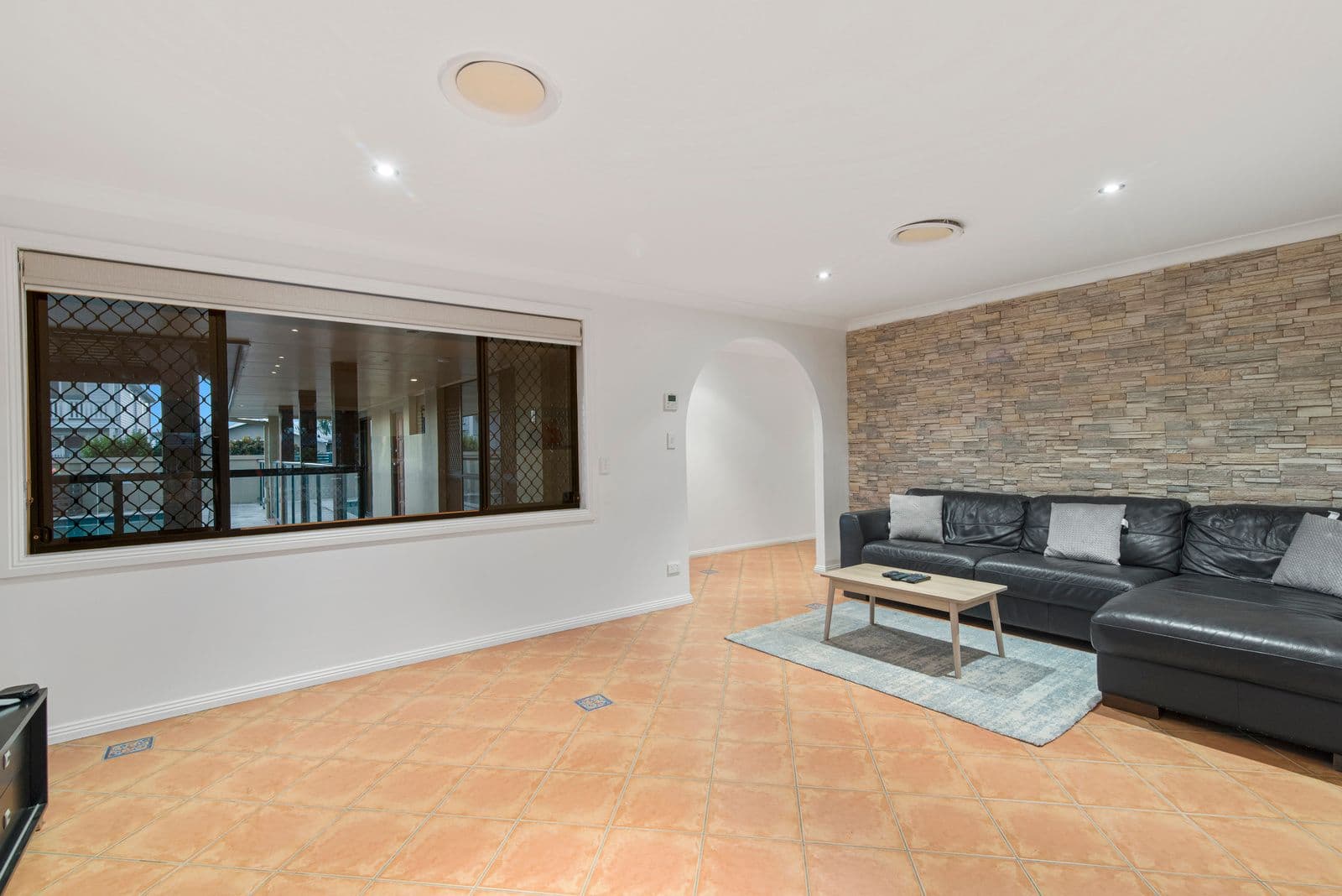 8 Dolphin Court, Palm Beach QLD 4221, Palm Beach - Thumbnail 8
