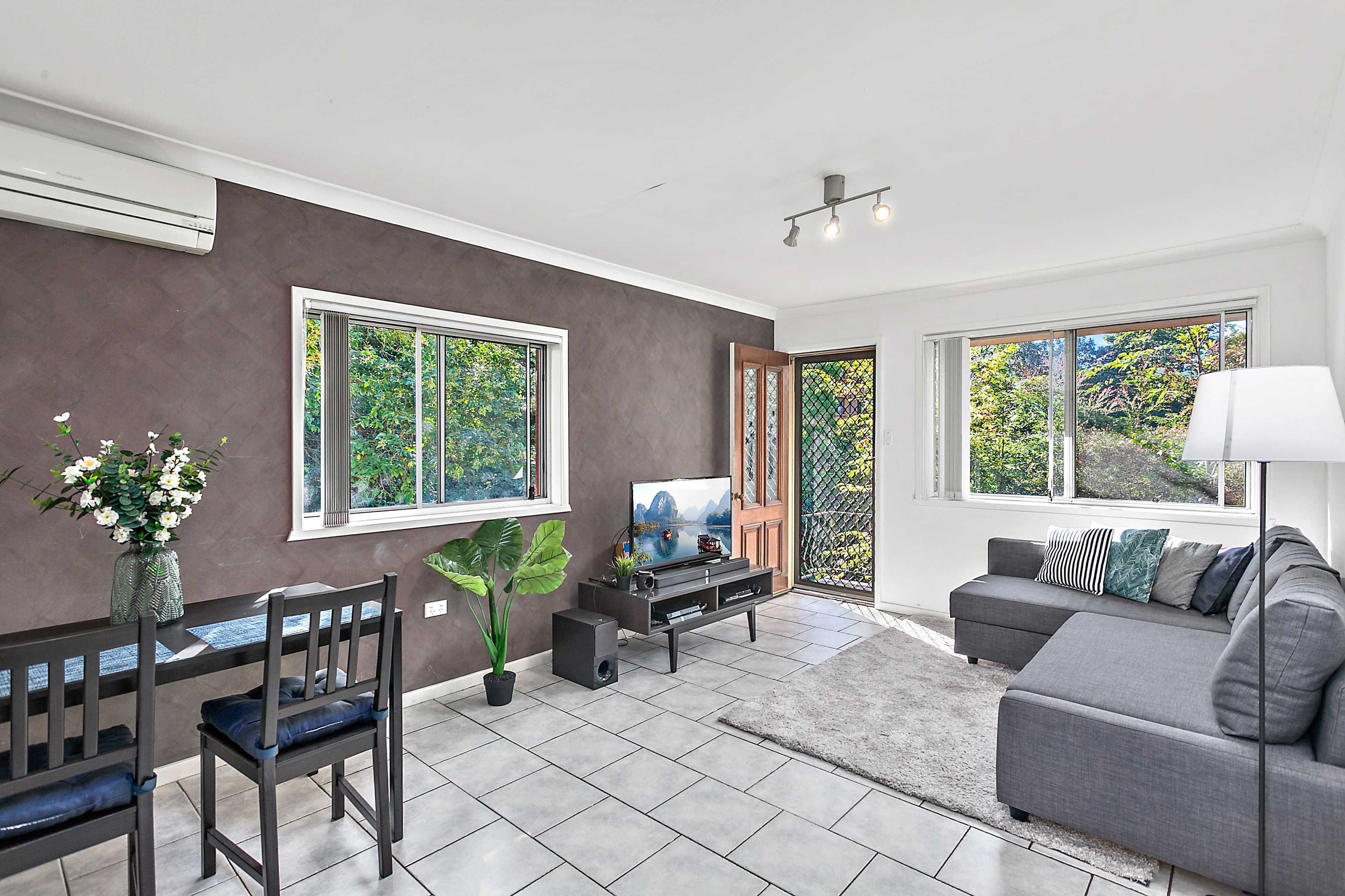 5 Woodlawn Avenue, Mangerton NSW 2500, Mangerton - Image 1