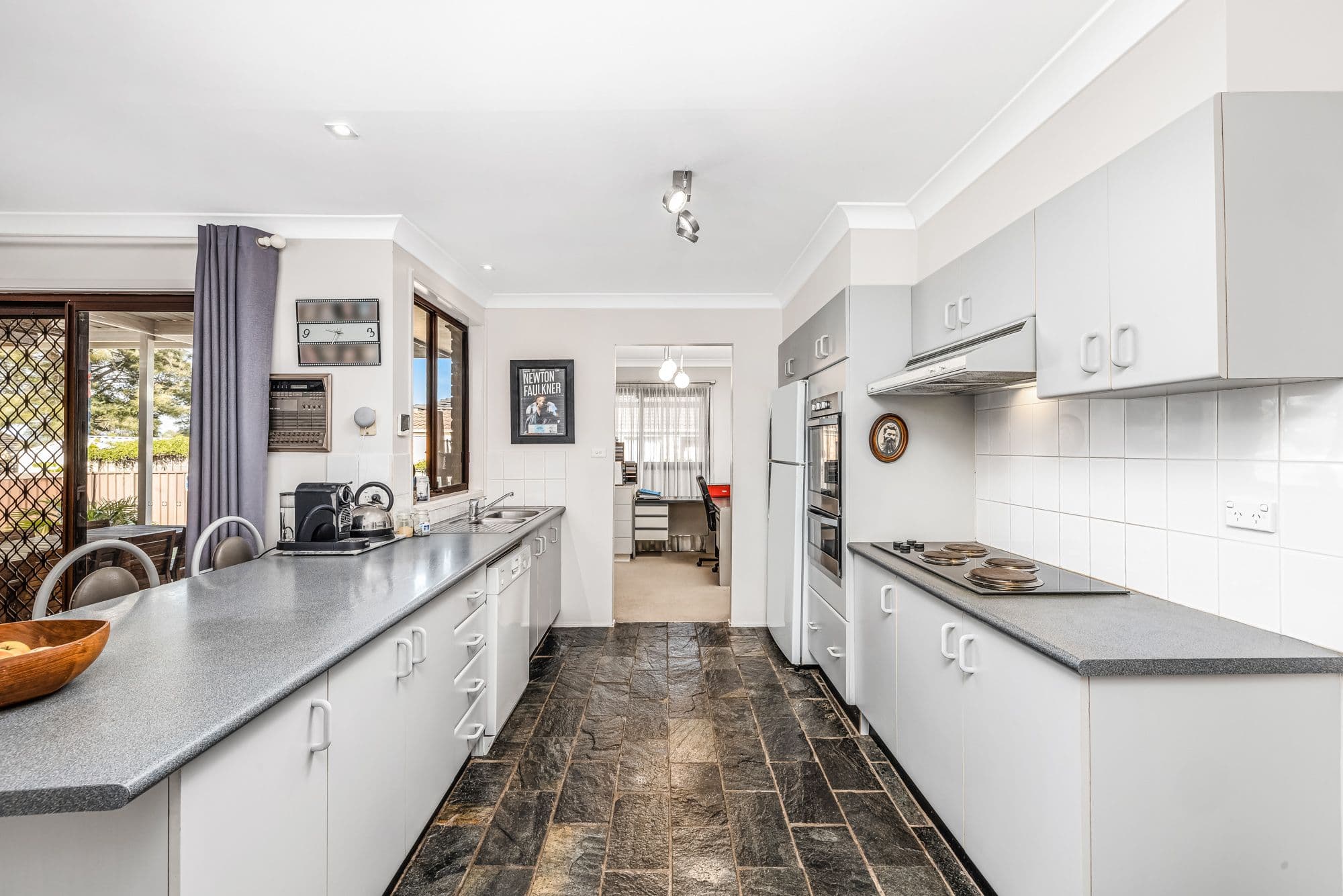 5 Brampton Close, Hinchinbrook NSW 2168, Hinchinbrook - Thumbnail 2