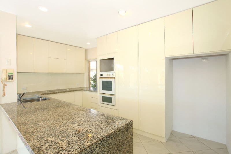 91 Cabana Boulevard, BENOWA QLD 4217, Benowa - Thumbnail 3