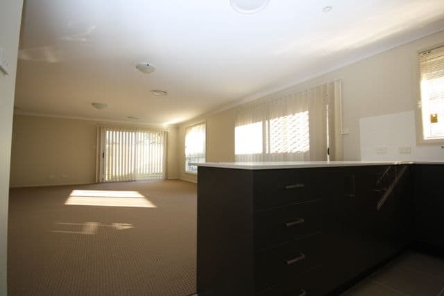 8 Genevieve Way, EDGEWORTH NSW 2285, Edgeworth - Thumbnail 4