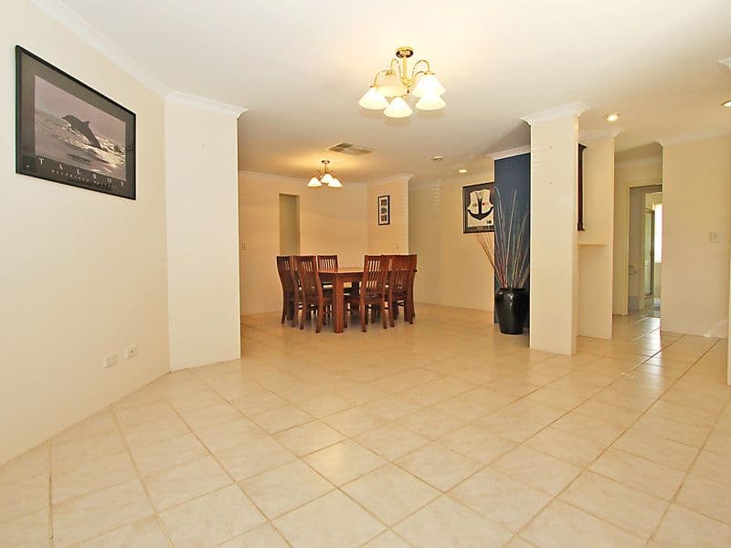 13 Engleswood Arcade, CANNING VALE WA 6155, Canning Vale - Thumbnail 3