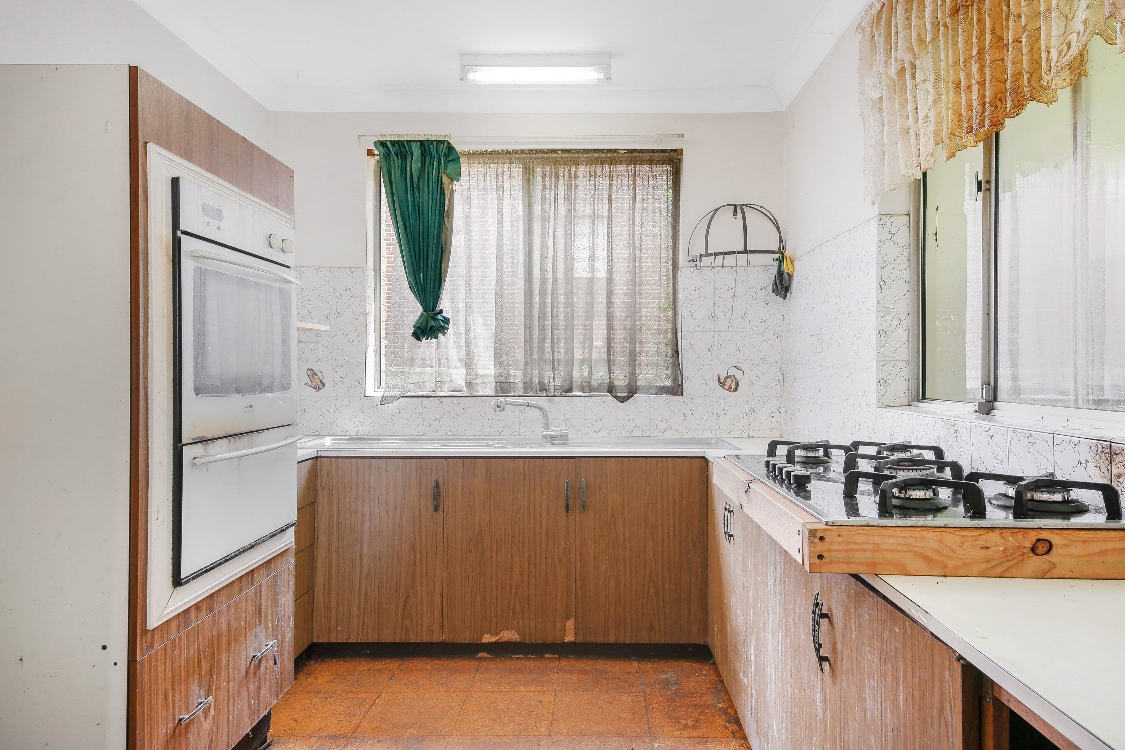 33 Cairds Avenue, Bankstown NSW 2200, Bankstown - Thumbnail 3