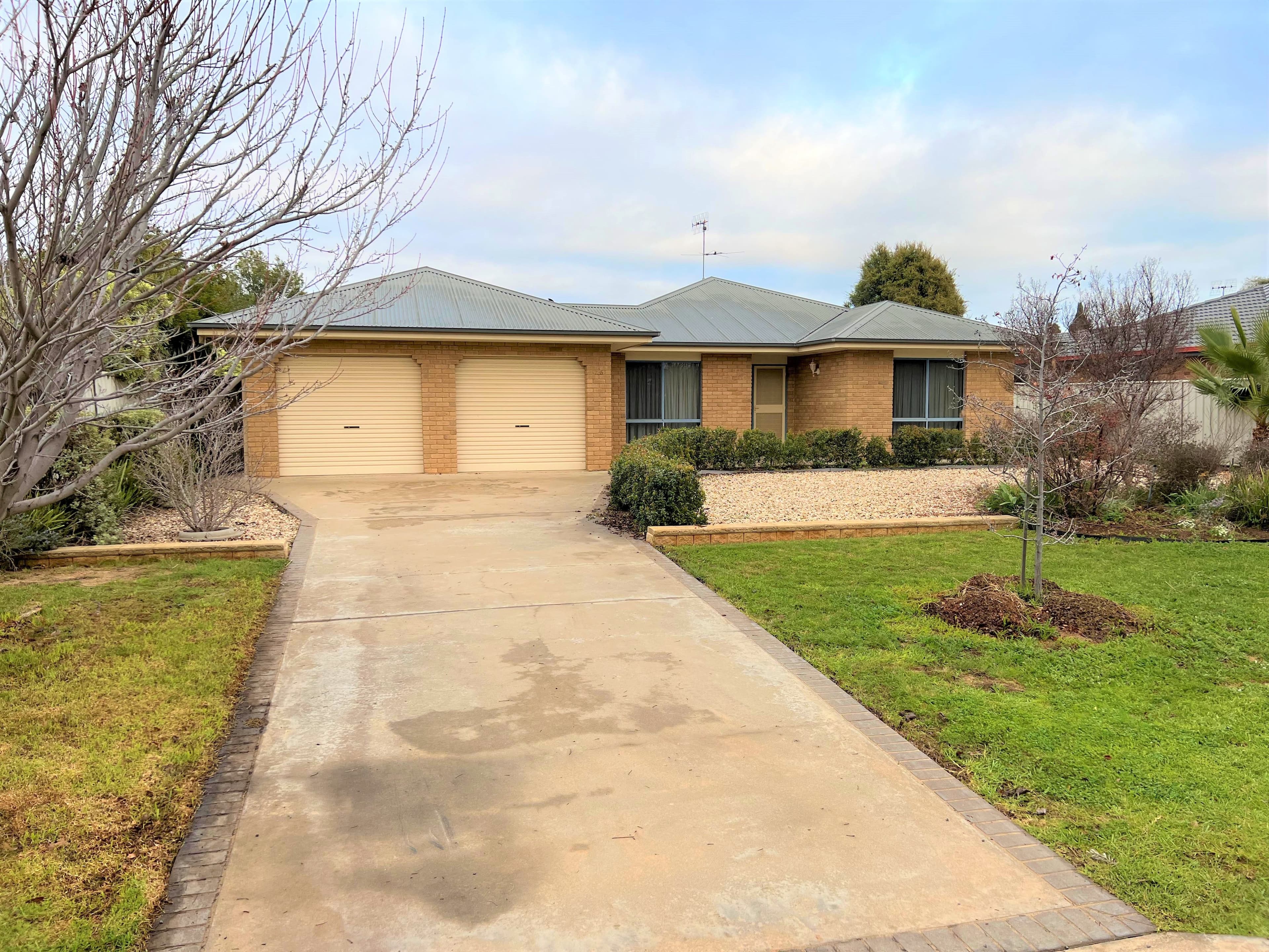 366 Sloane Street, Deniliquin NSW 2710, Deniliquin - Image 1