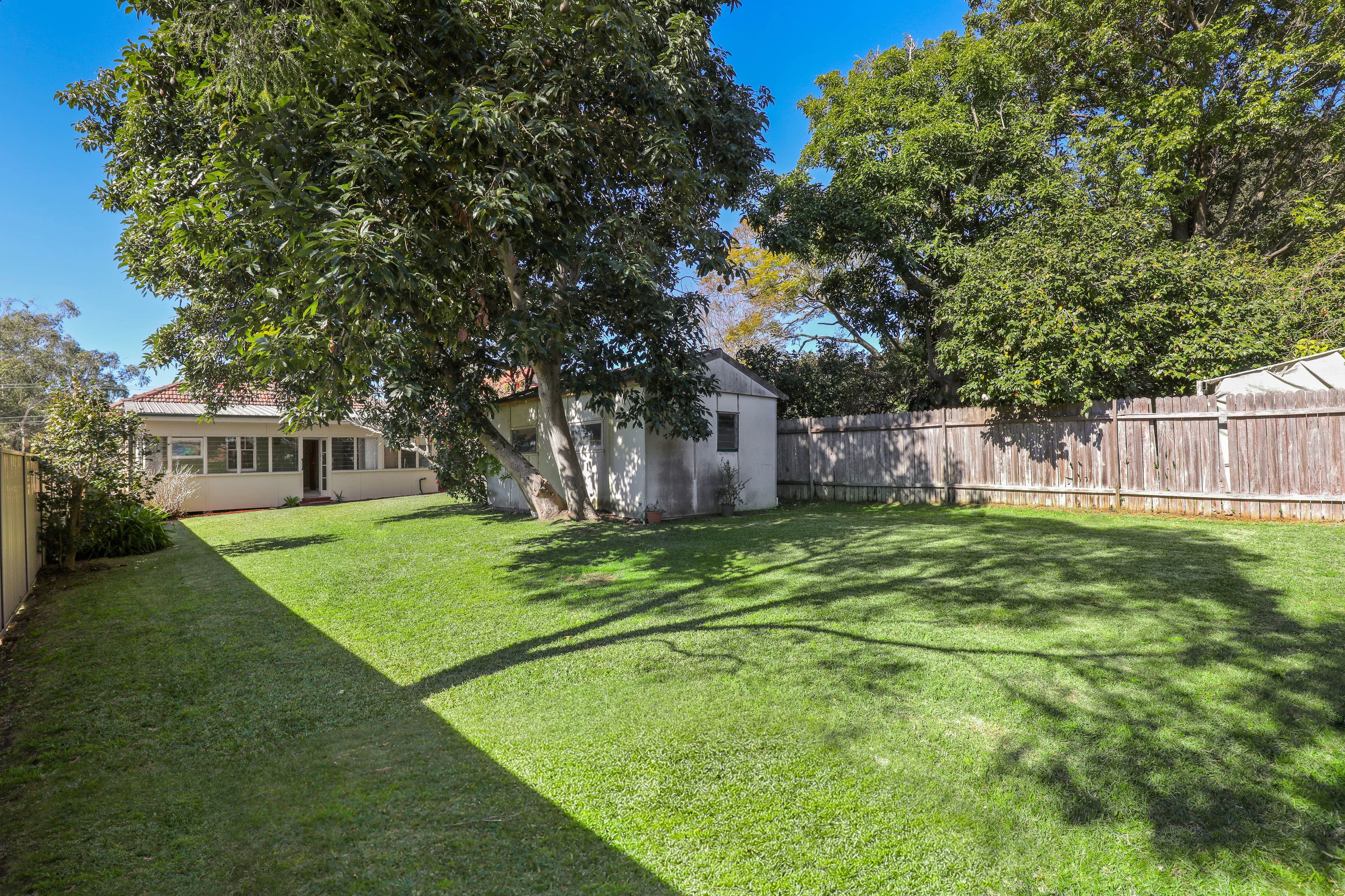 24 Fourth Avenue, Willoughby NSW 2068, Willoughby - Thumbnail 2