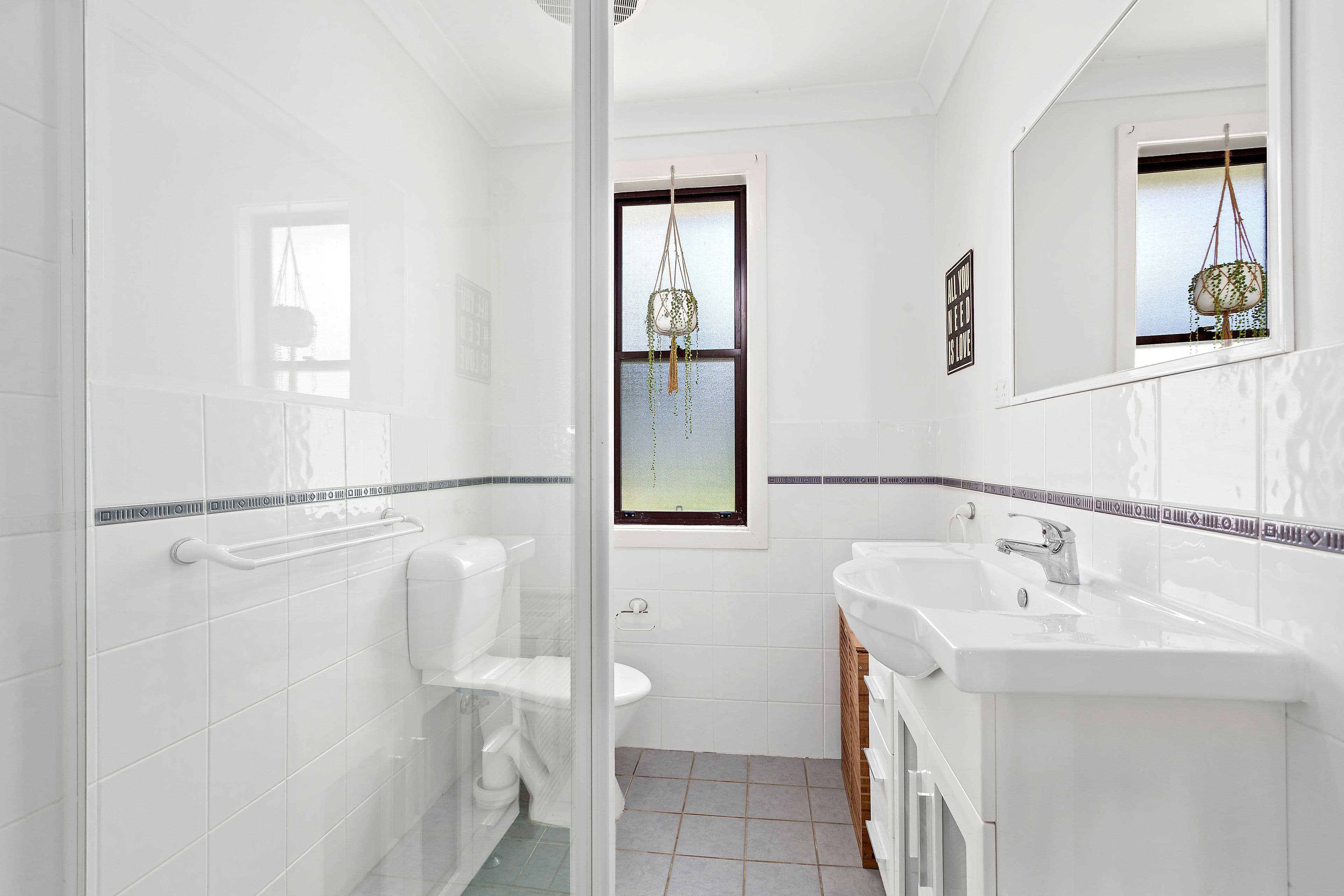 8 Mealing Avenue, Mount Warrigal - Thumbnail 7