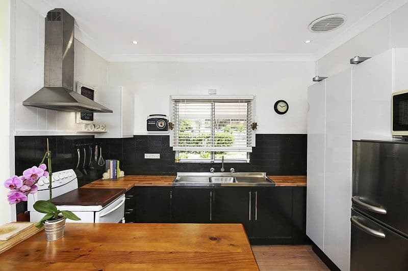 135 Lakedge Avenue, BERKELEY VALE NSW 2261, Berkeley Vale - Thumbnail 2