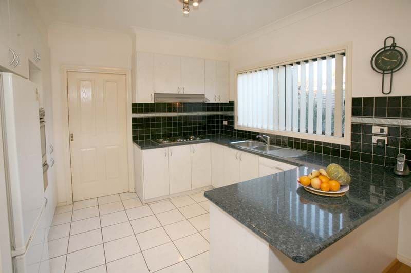 28 Leicester Avenue, GLEN WAVERLEY VIC 3150, Glen Waverley - Thumbnail 4