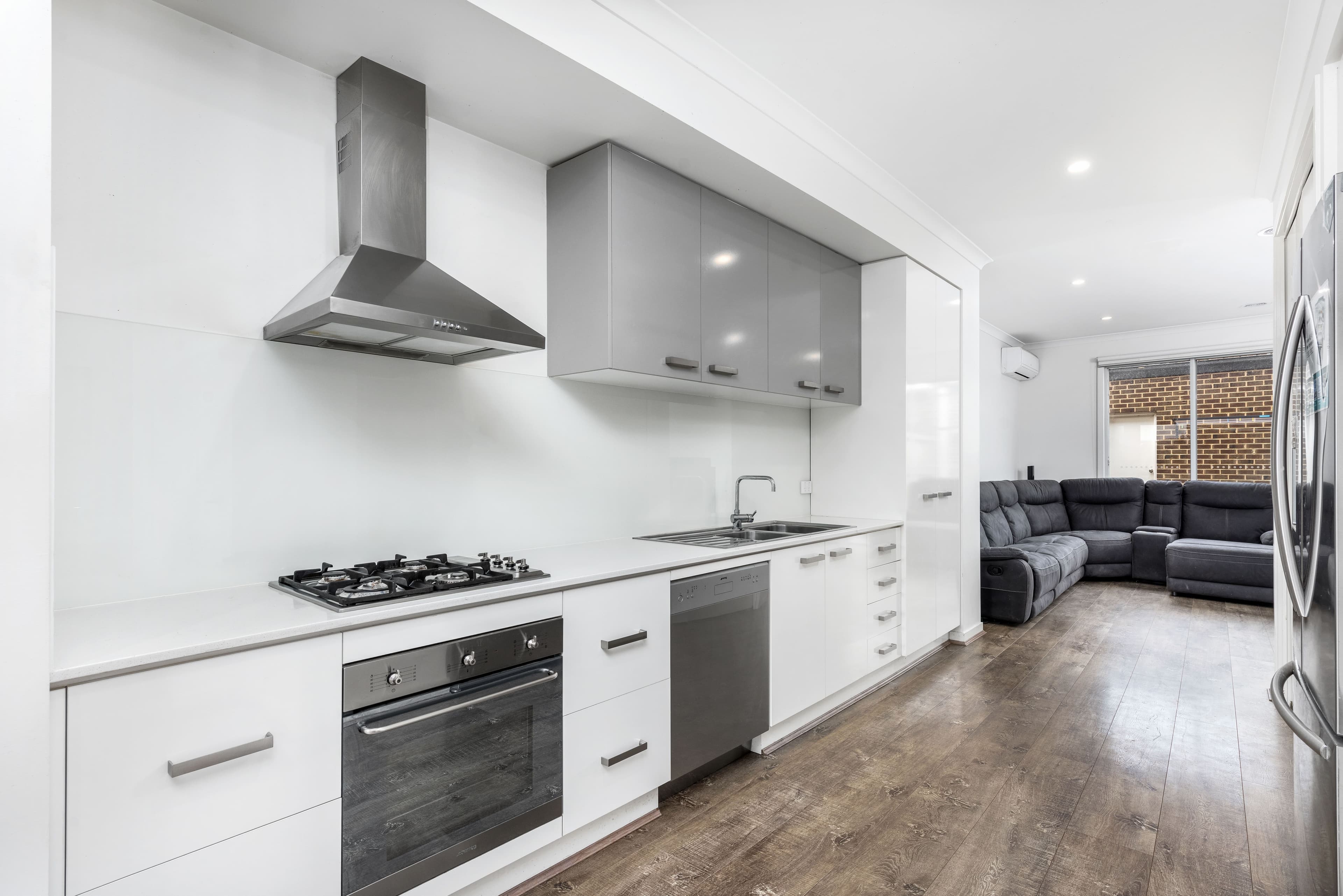 7 Bayano Way, Craigieburn VIC 3064, Craigieburn - Thumbnail 2
