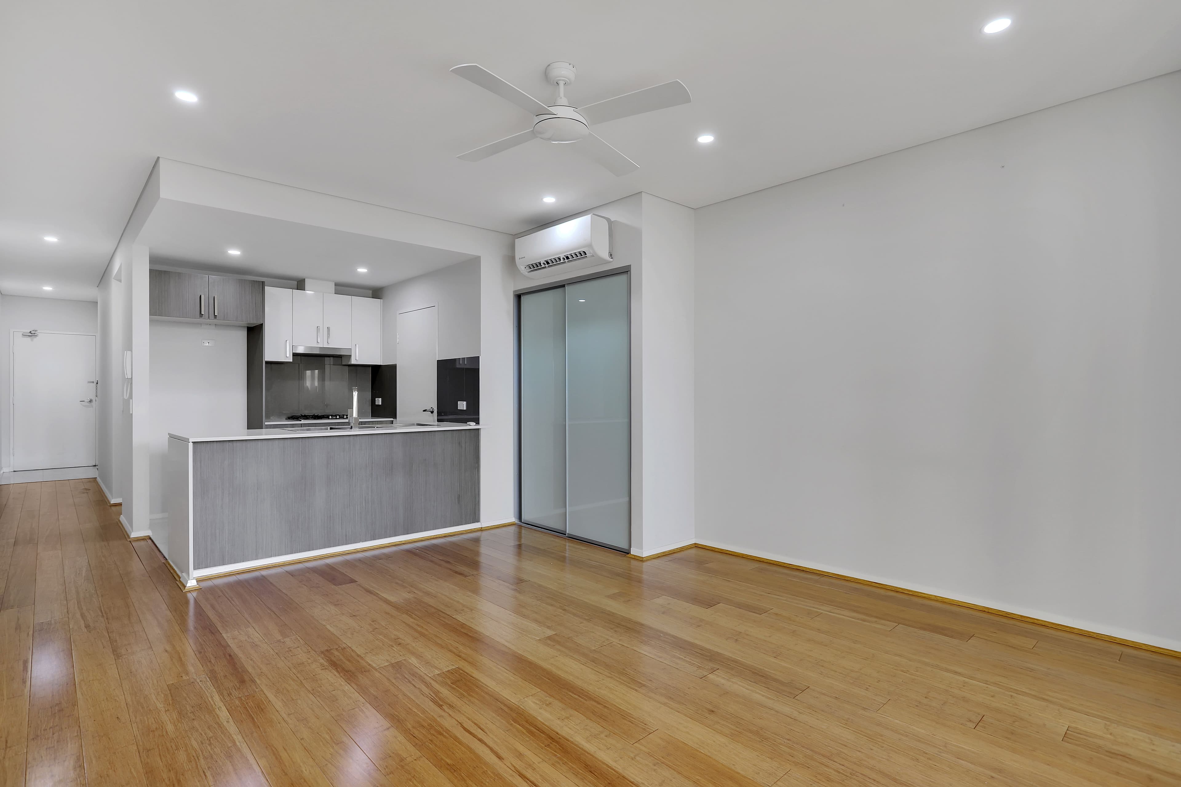 52 Macquarie Street, Windsor NSW 2756, Windsor - Thumbnail 2