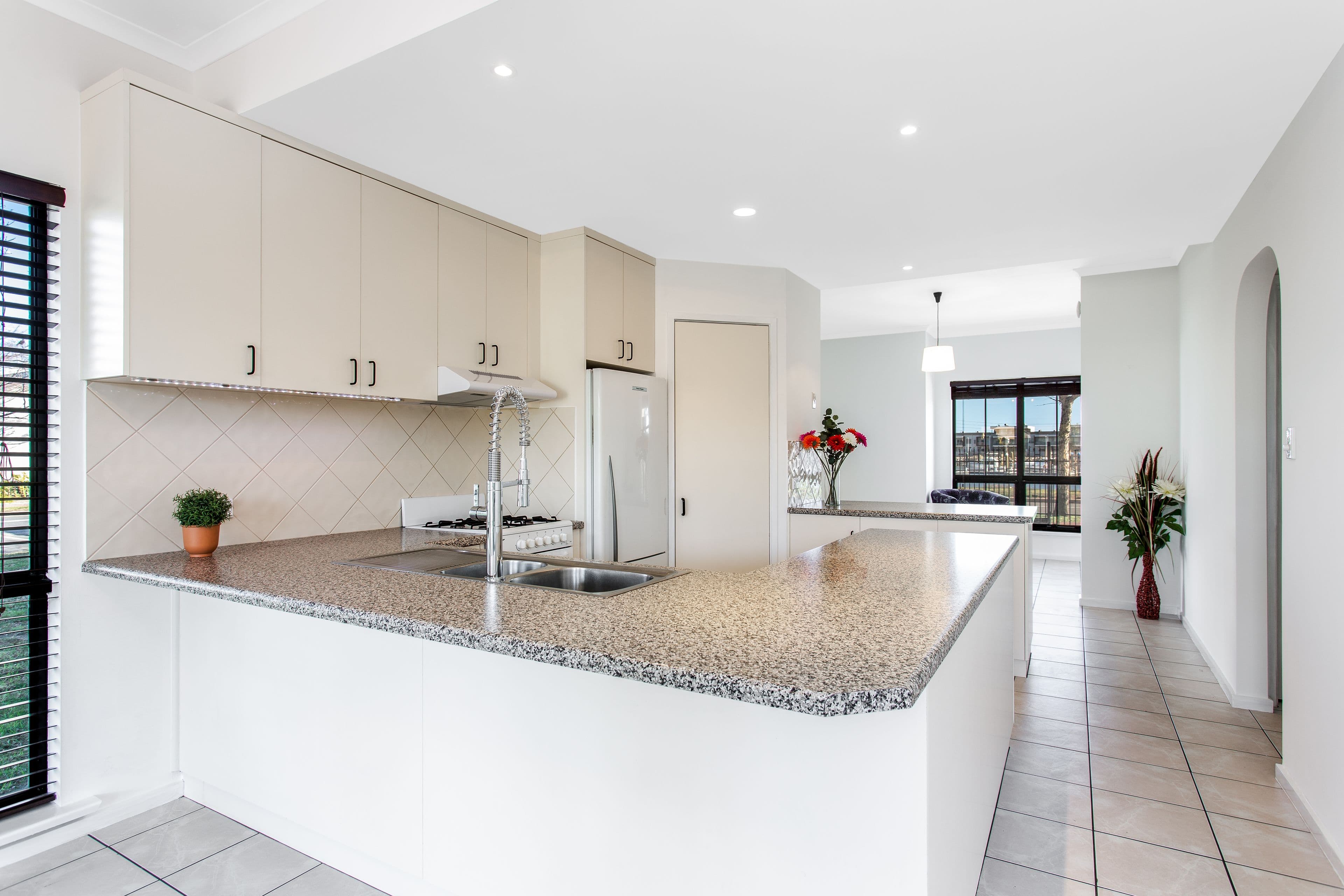 16 Knapman Crescent, Port Adelaide SA 5015, Port Adelaide - Thumbnail 5
