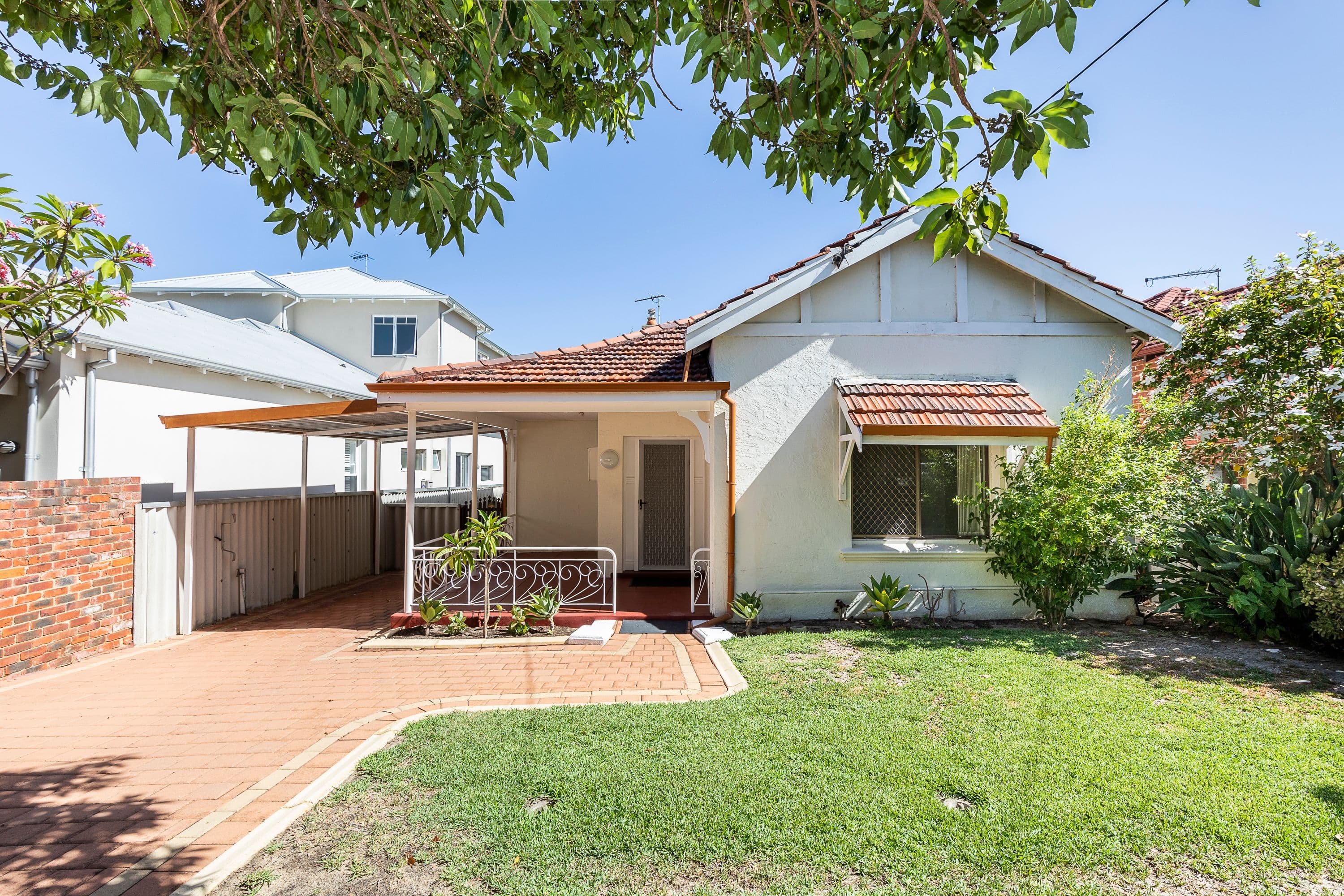 117 Anzac Road, Mount Hawthorn WA 6016, Mount Hawthorn - Thumbnail 2