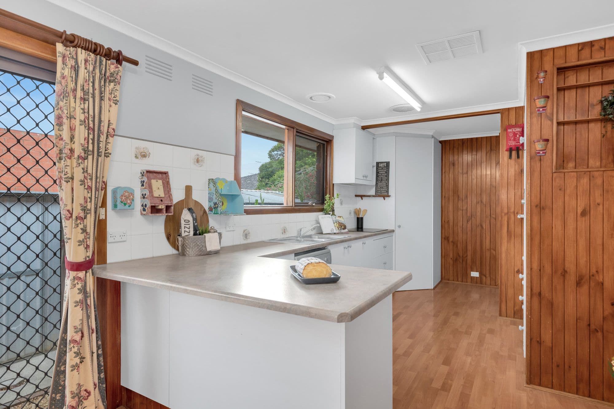 14 Bunton Court, Werribee VIC 3030, Werribee - Thumbnail 2