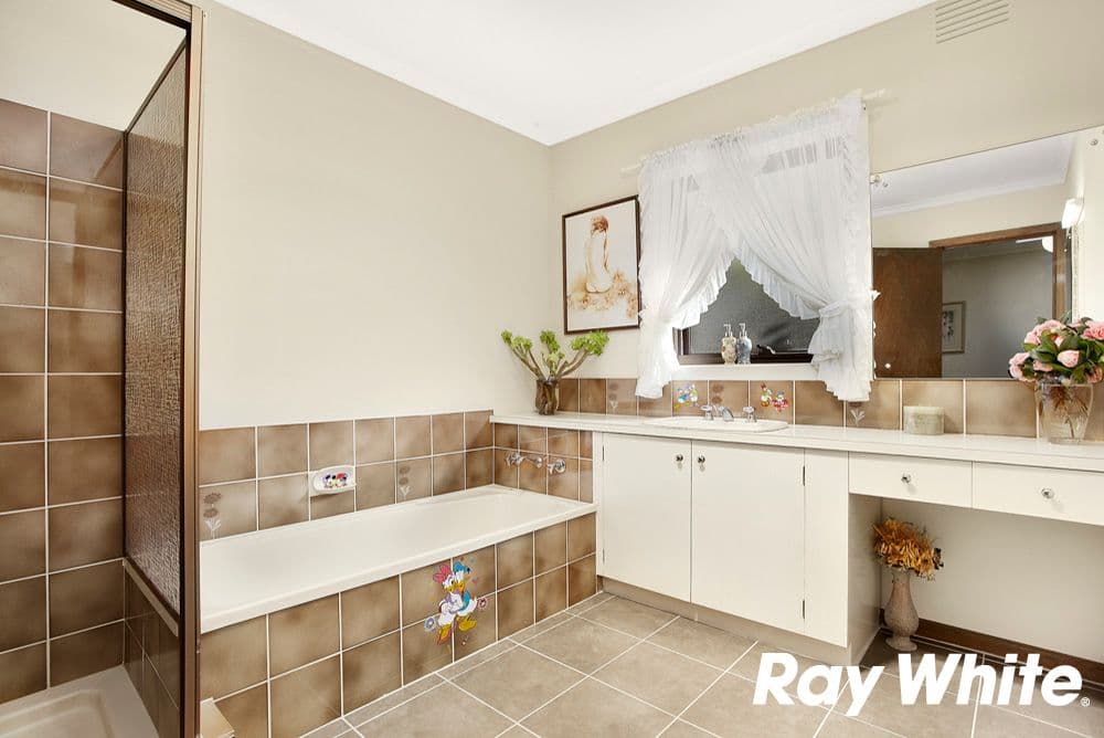 4 Turner Court, Glen Waverley VIC 3150, Glen Waverley - Thumbnail 5