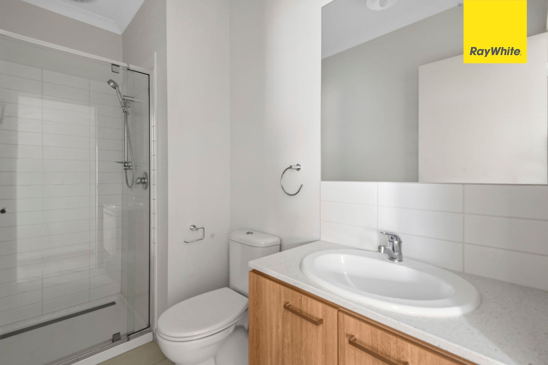 4 Kirkham Drive, THORNHILL PARK VIC 3335, Thornhill Park - Thumbnail 3