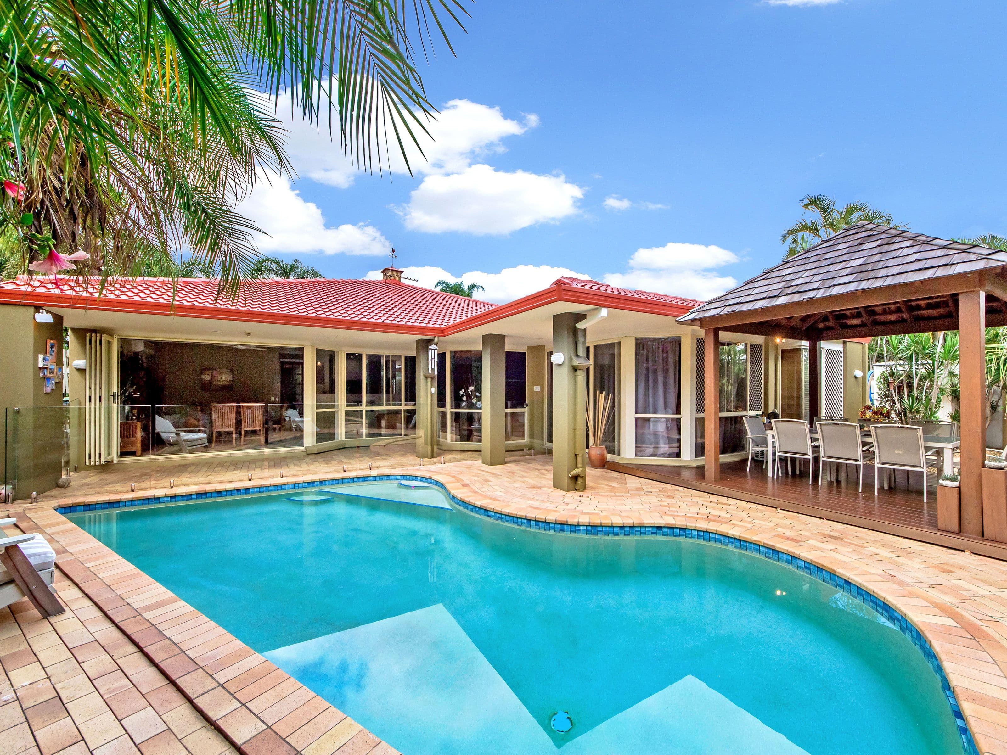 10 Curacao Place, Clear Island Waters QLD 4226, Clear Island Waters - Thumbnail 3