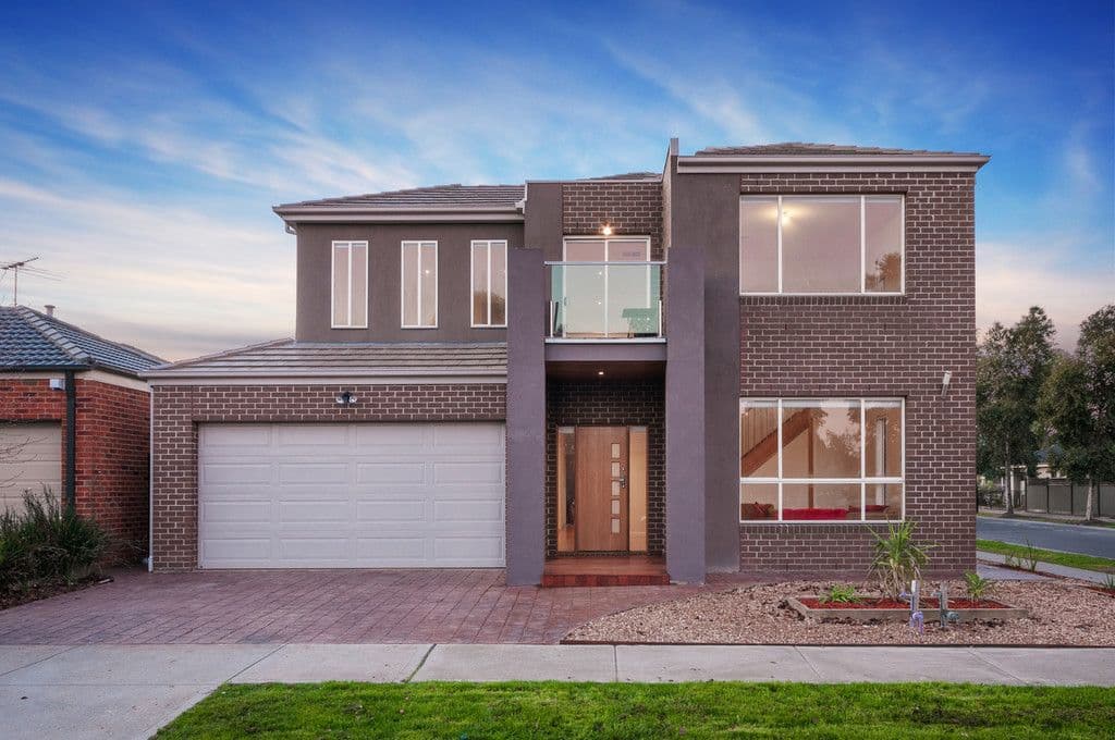 11 Willandra Avenue, Craigieburn VIC 3064, Craigieburn - Image 1