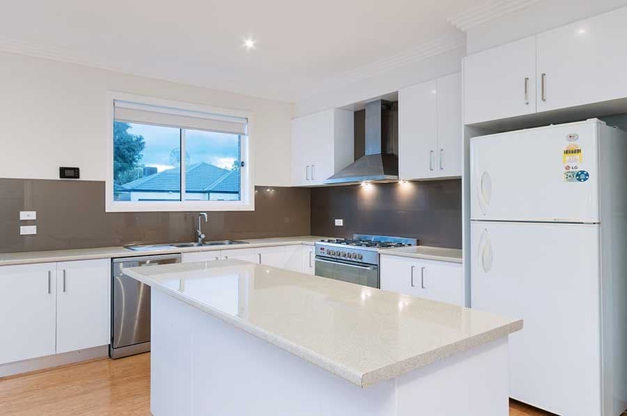 11 Willandra Avenue, Craigieburn VIC 3064, Craigieburn - Thumbnail 2