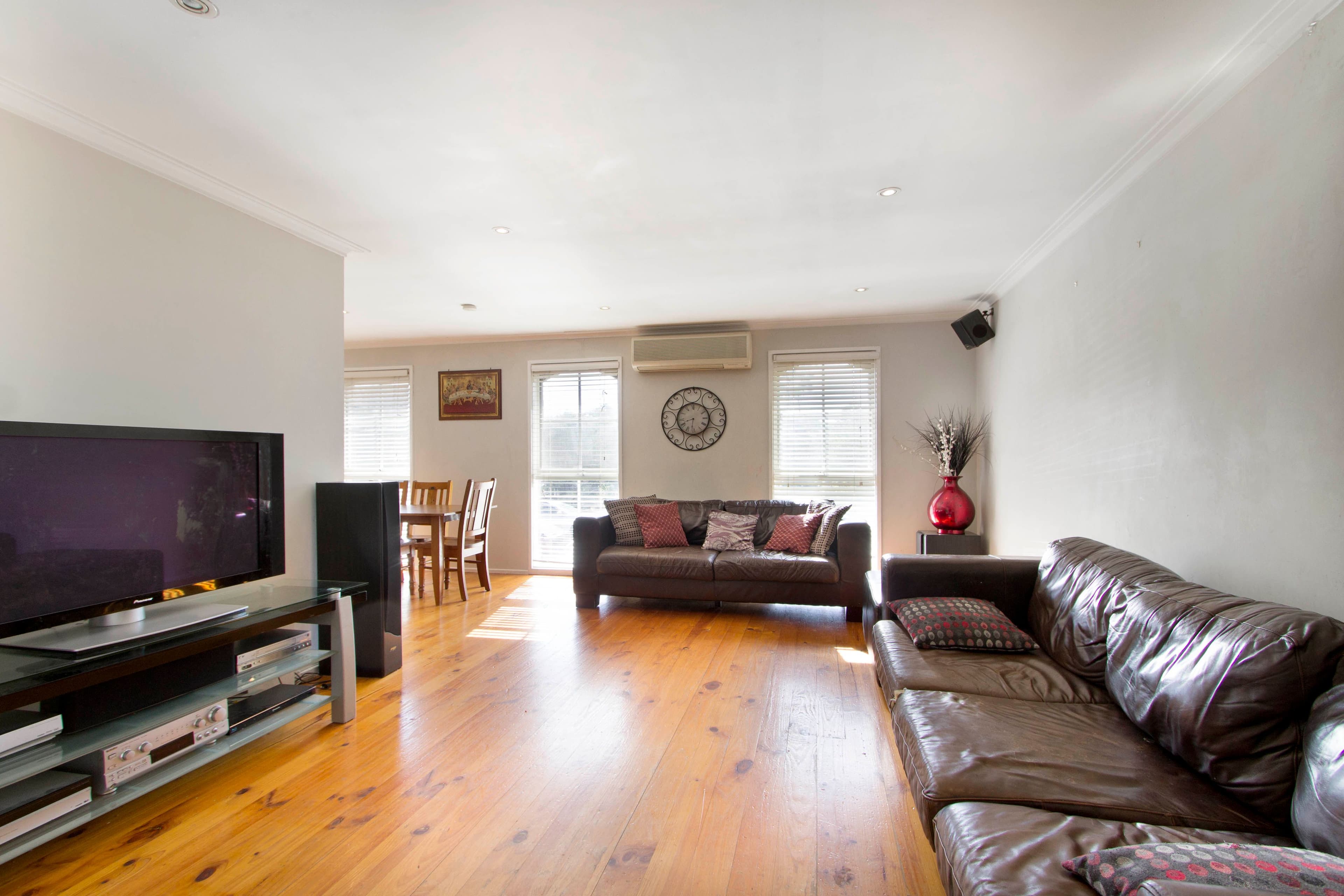 53 Raphael Crescent, Frankston VIC 3199, Frankston - Thumbnail 2