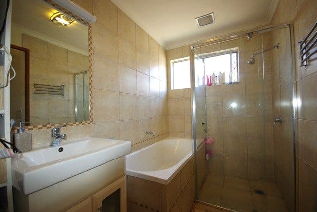 28 Macaw Avenue, MIAMI QLD 4220, Miami - Thumbnail 5